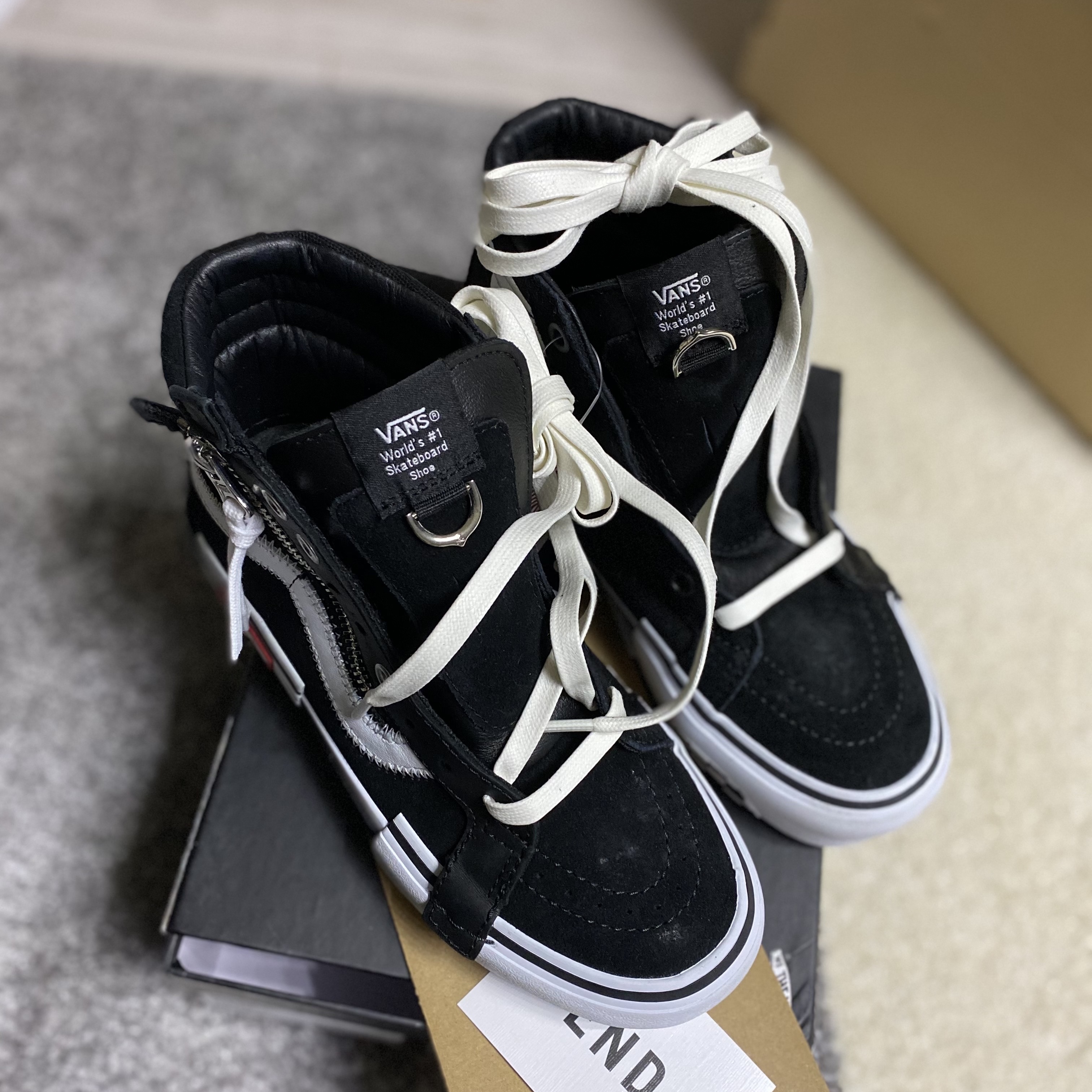 Vans Vault x Mastermind x END. Sk8-Hi Cap LX Black 착용 스타일 - 4