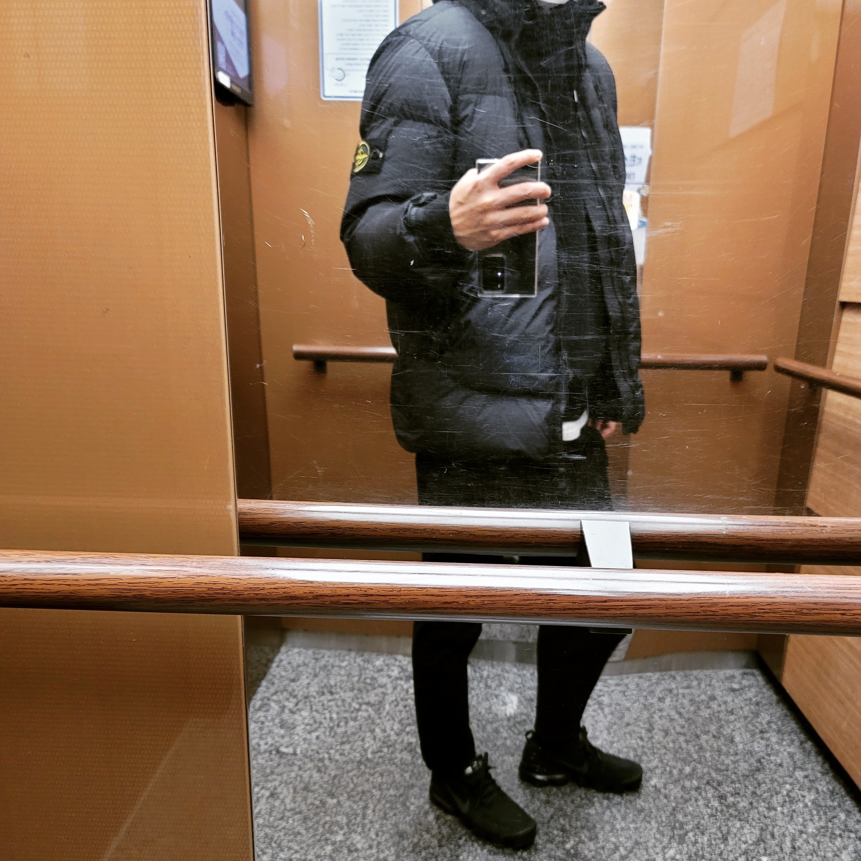 Stone Island 40223 Garment Dyed Crinkle Reps Down Jacket Black - 21FW, Nike Air VaporMax Flyknit 3.0 Triple Black 착용 스타일