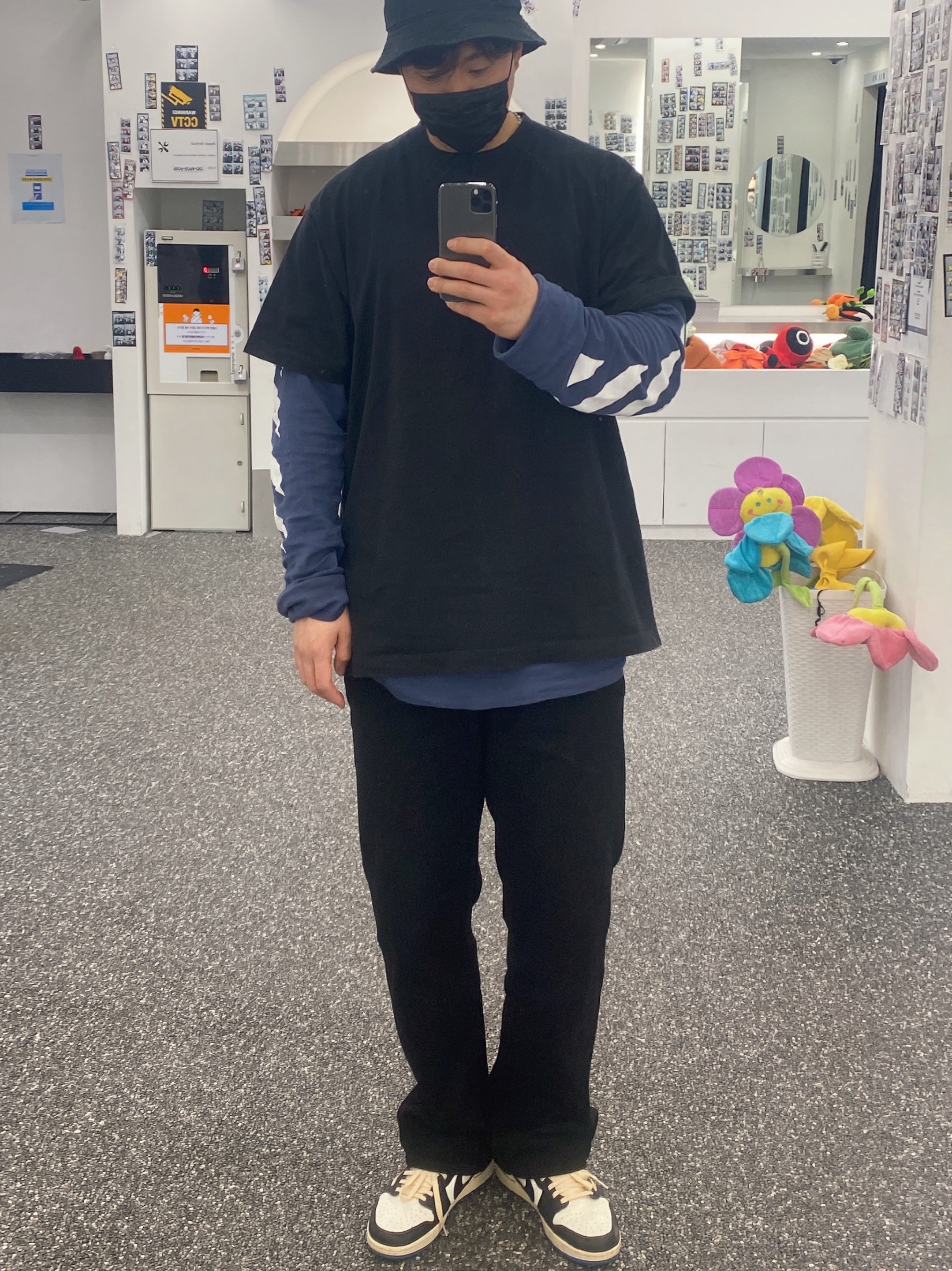Jordan 1 x Travis Scott x Fragment Retro Low OG SP Military Blue, Nike Futura Washed Bucket Hat Black 착용 스타일