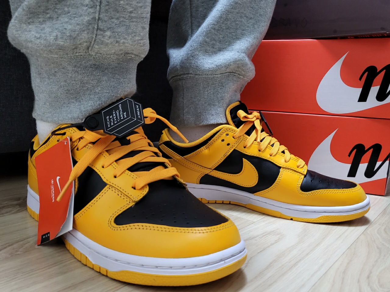 Nike Dunk Low Retro Championship Goldenrod 착용 스타일