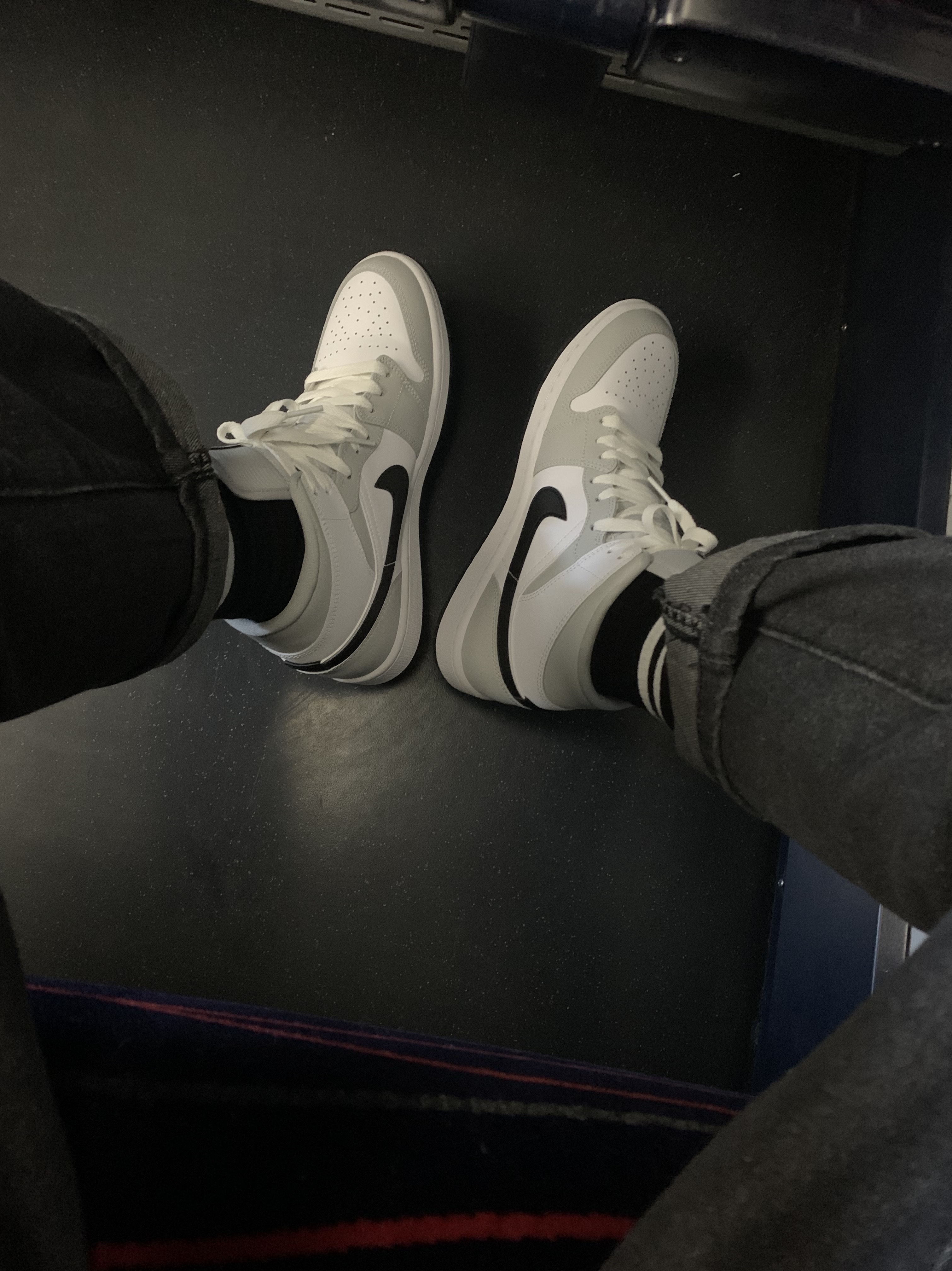 (W) Jordan 1 Mid Grey Fog 착용 스타일
