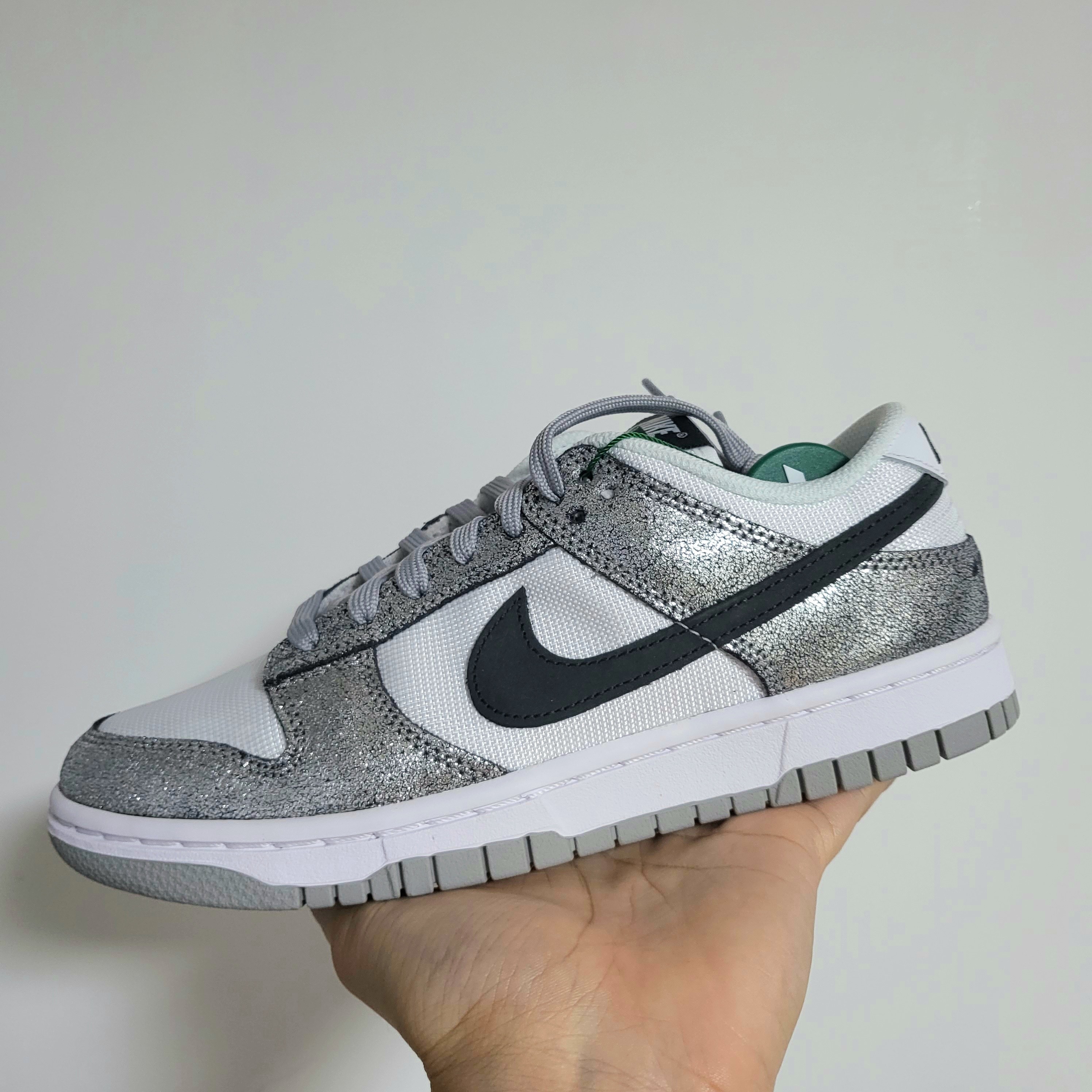 (W) Nike Dunk Low Golden Gals Metallic Silver 착용 스타일
