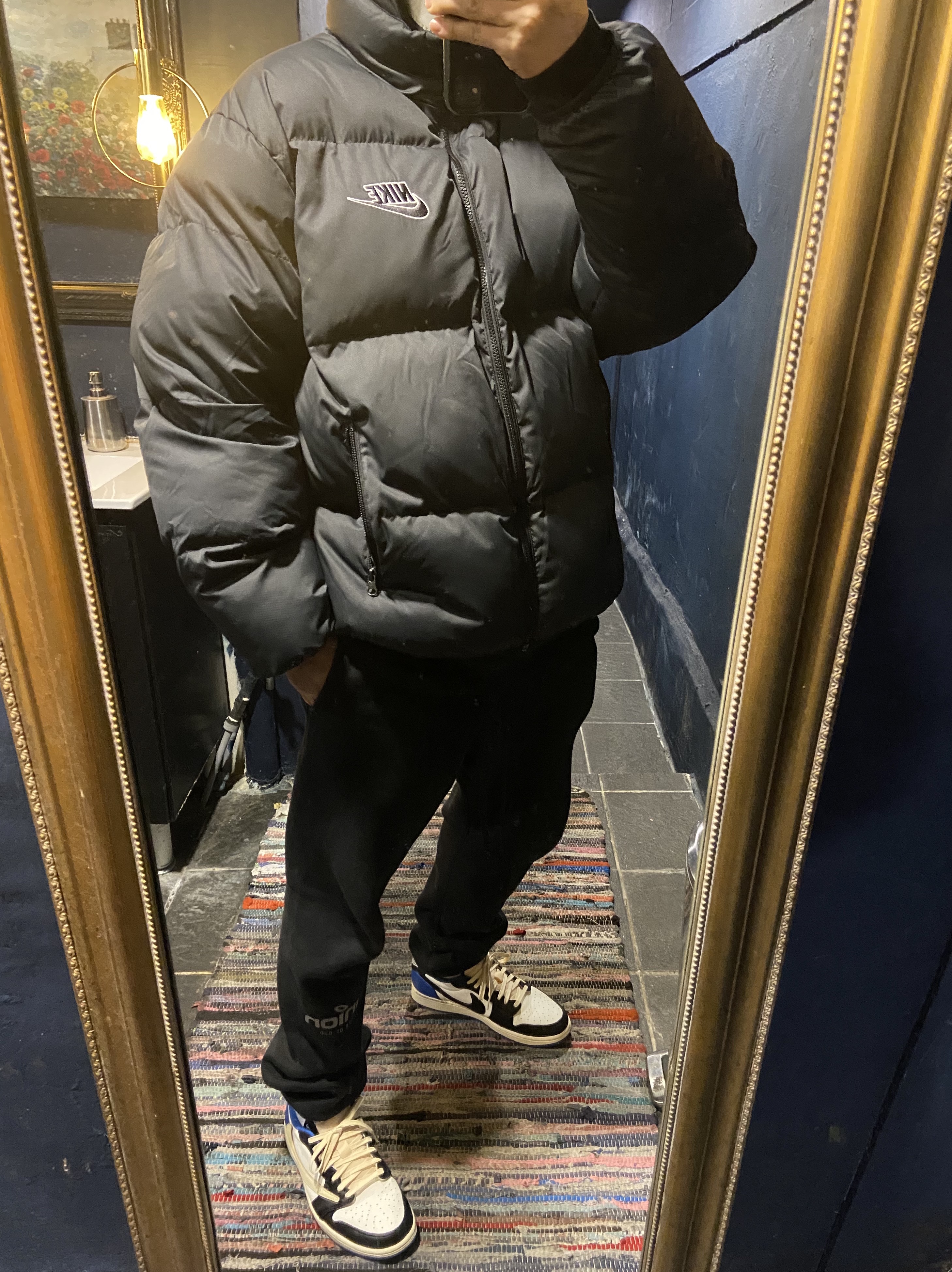 Supreme x Nike Reversible Puffy Jacket Black - 21SS, Essentials x Union Vintage Hoodie Vintage Black - 21FW 착용 스타일