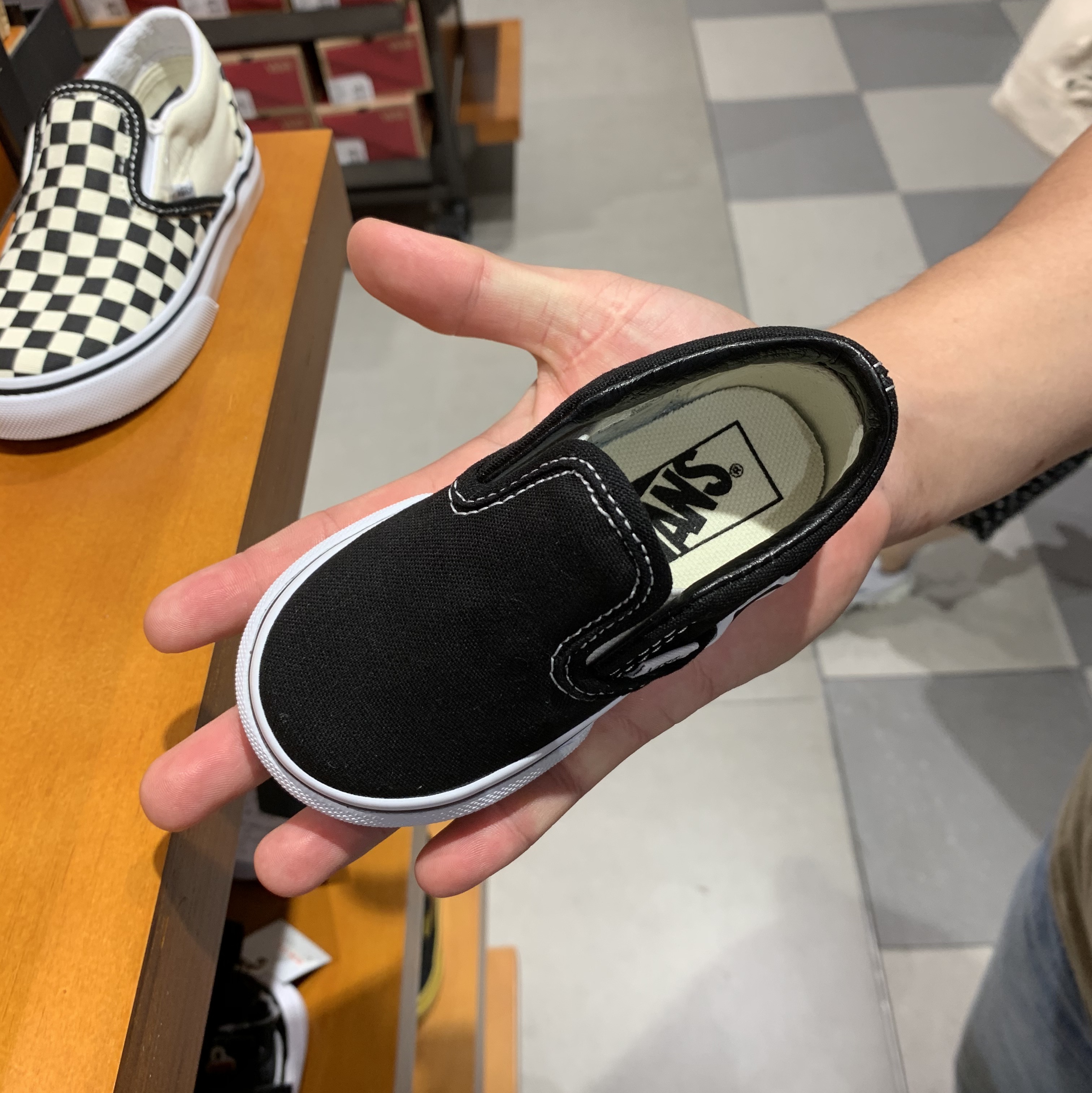Vans Vault OG Classic Slip-On LX Black 착용 스타일