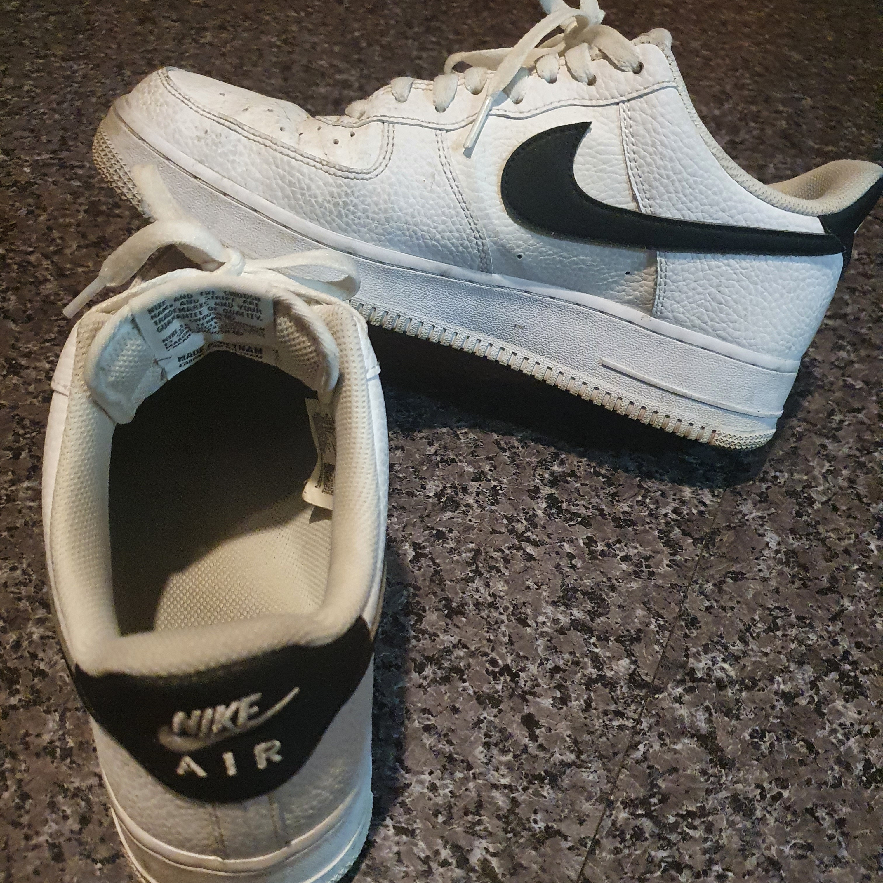 Nike Air Force 1 '07 White Black 착용 스타일