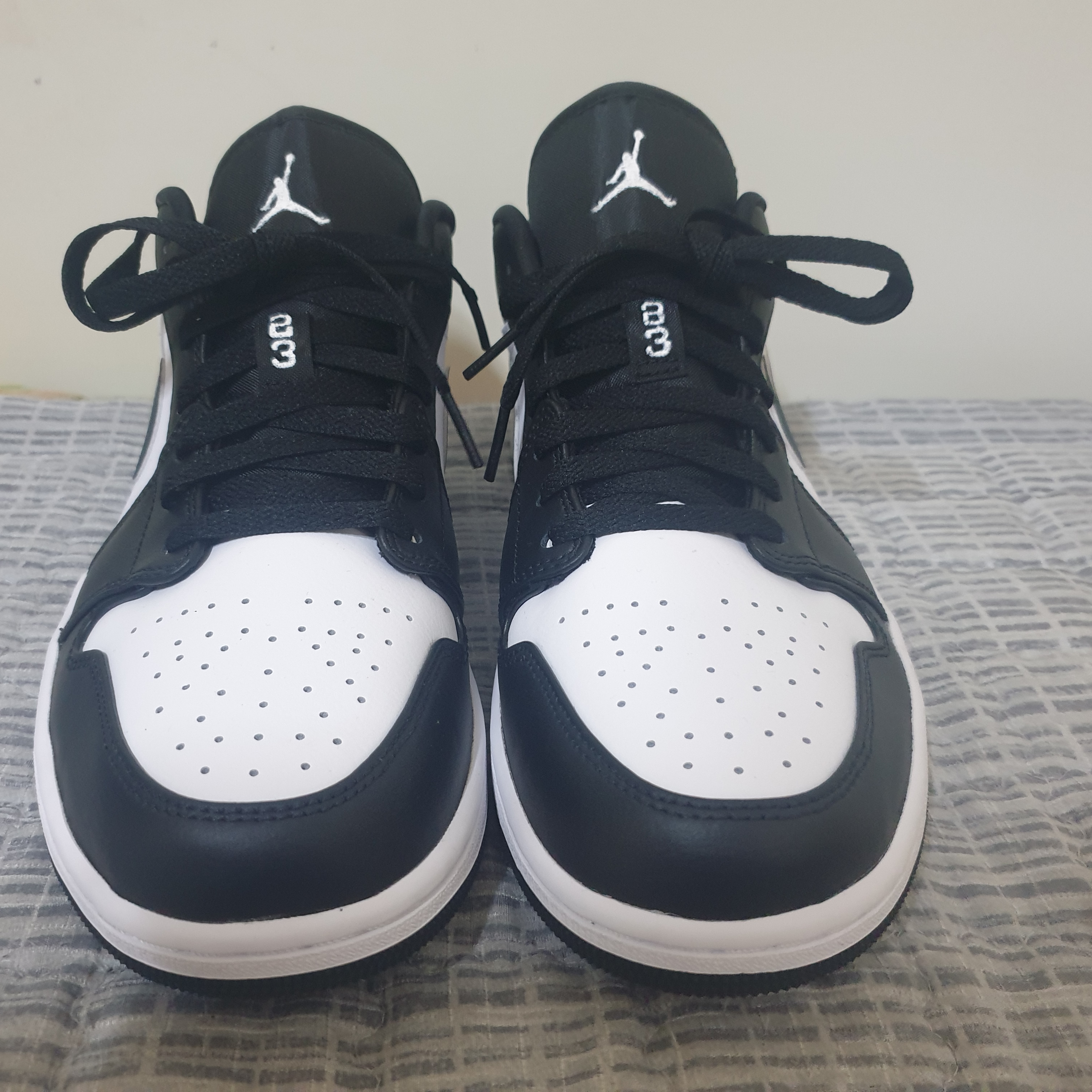 Jordan 1 Low Black Particle Grey, Nike Dunk Low Retro Black 착용 스타일 - 1