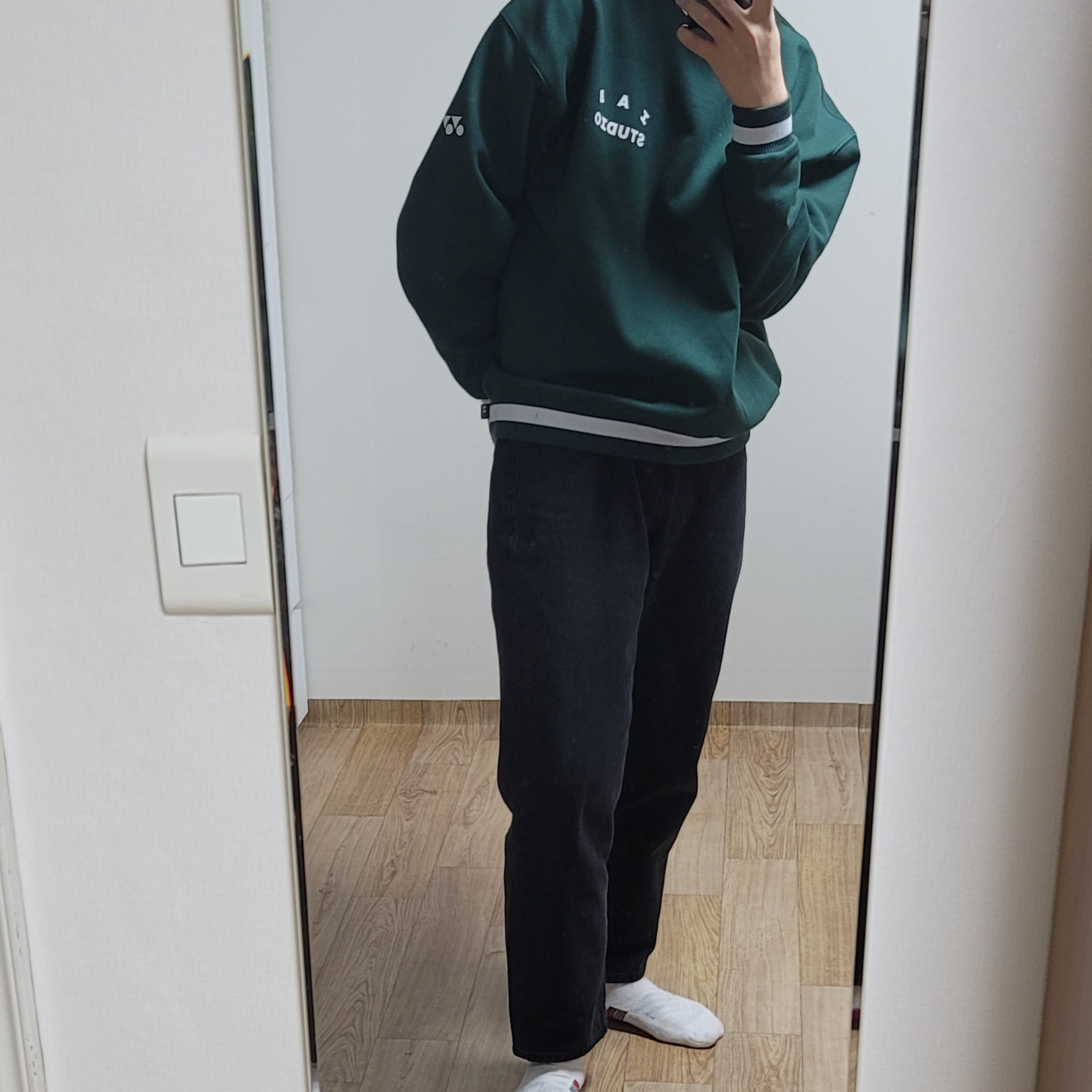 IAB Studio x Yonex Sweatshirt Green 착용 스타일