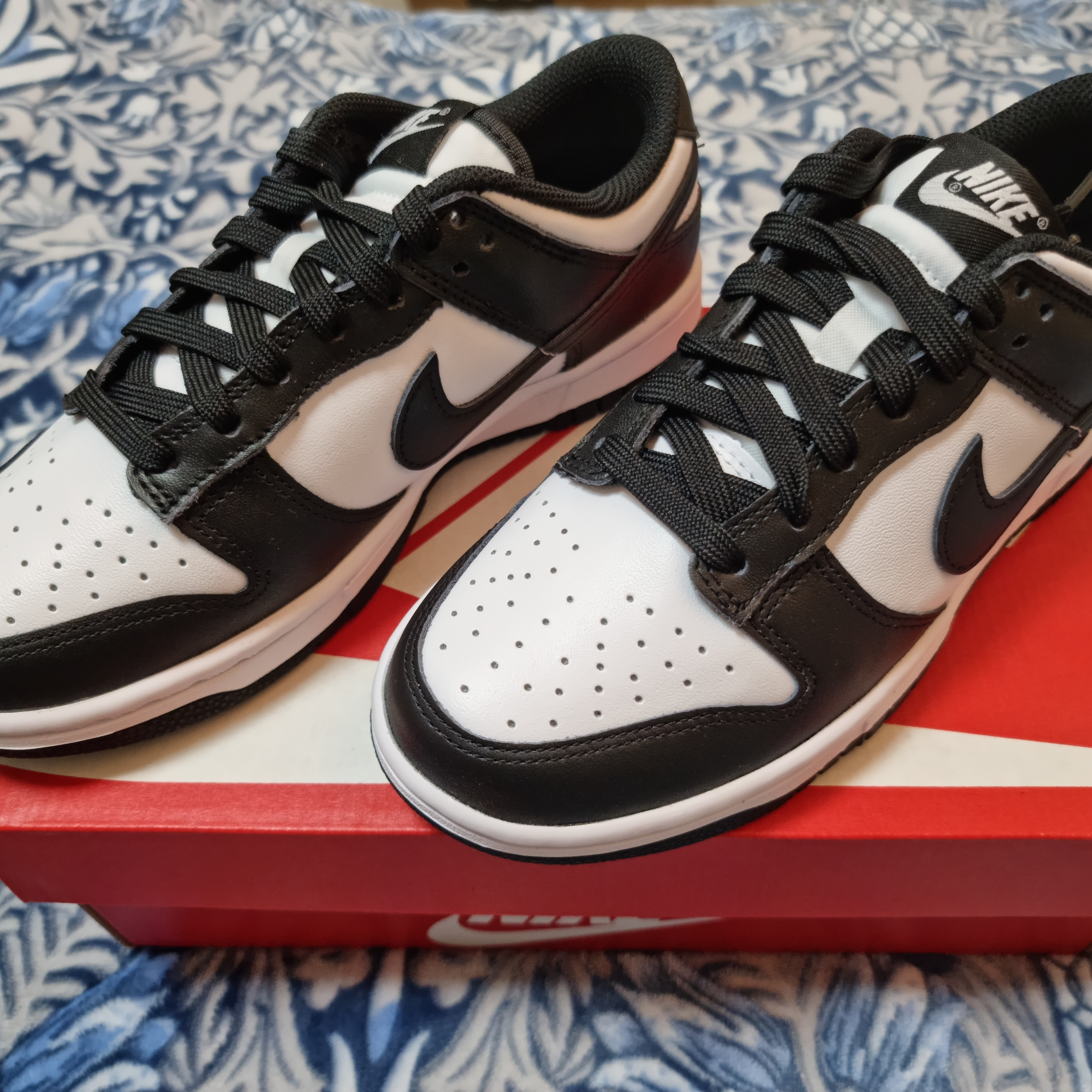 (W) Nike Dunk Low Black 착용 스타일 - 2