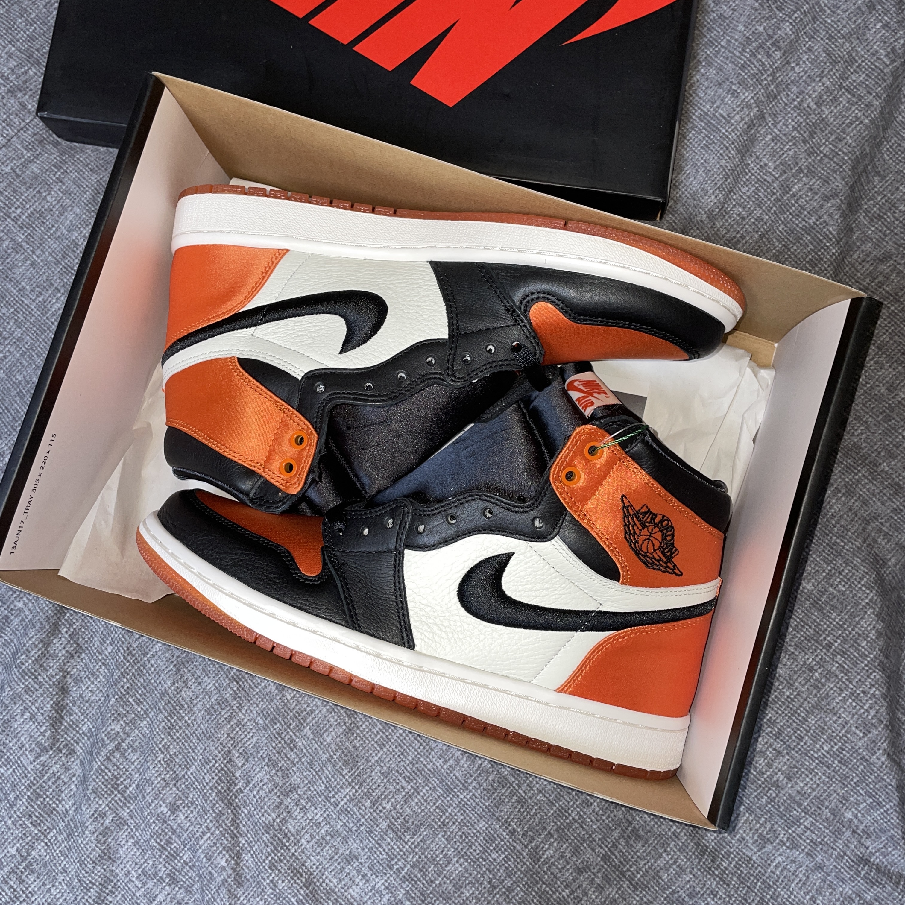 (W) Jordan 1 Retro High OG Satin Shattered Backboard 착용 스타일 - 2