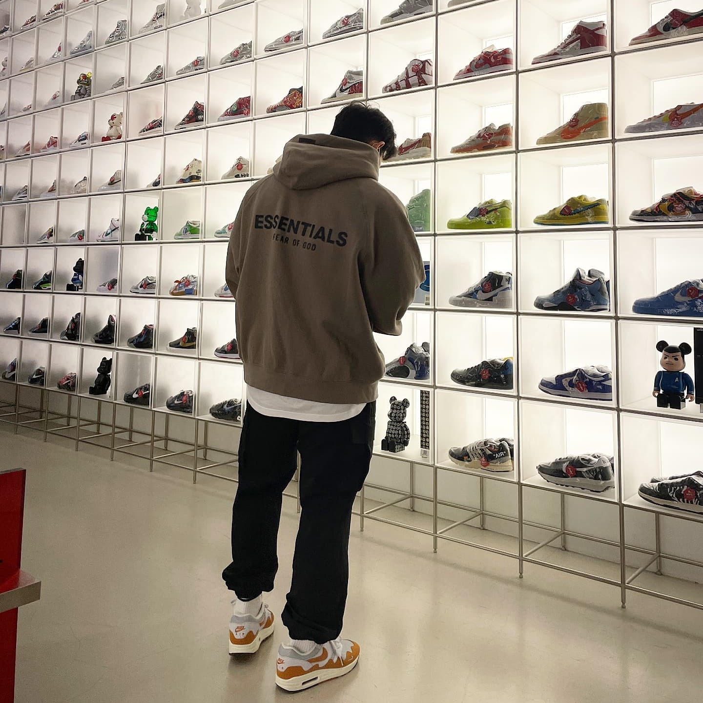 Essentials Pull-Over Hoodie Taupe - 21SS, Nike x Patta Air Max 1 Monarch 착용 스타일