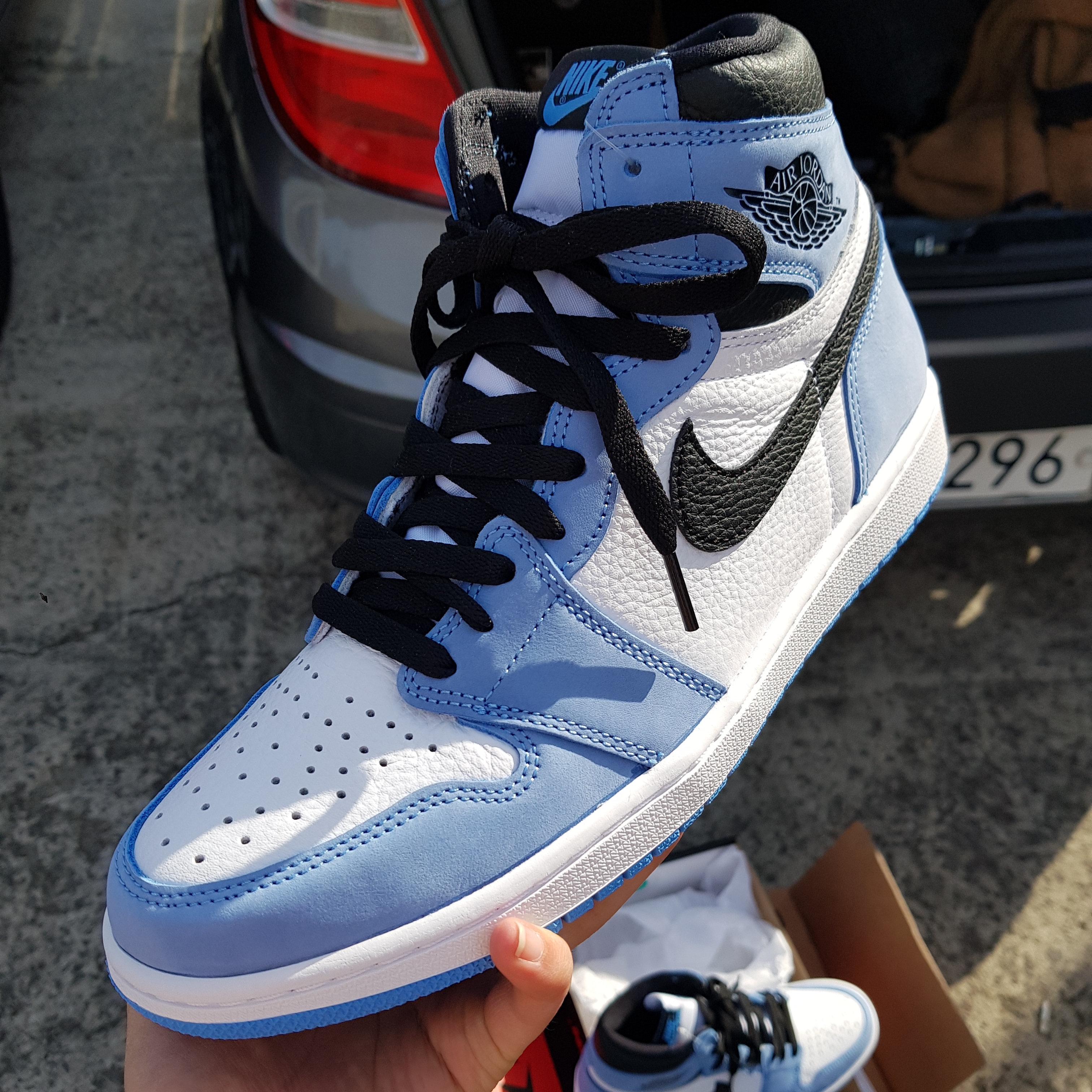 Jordan 1 Retro High OG University Blue 착용 스타일