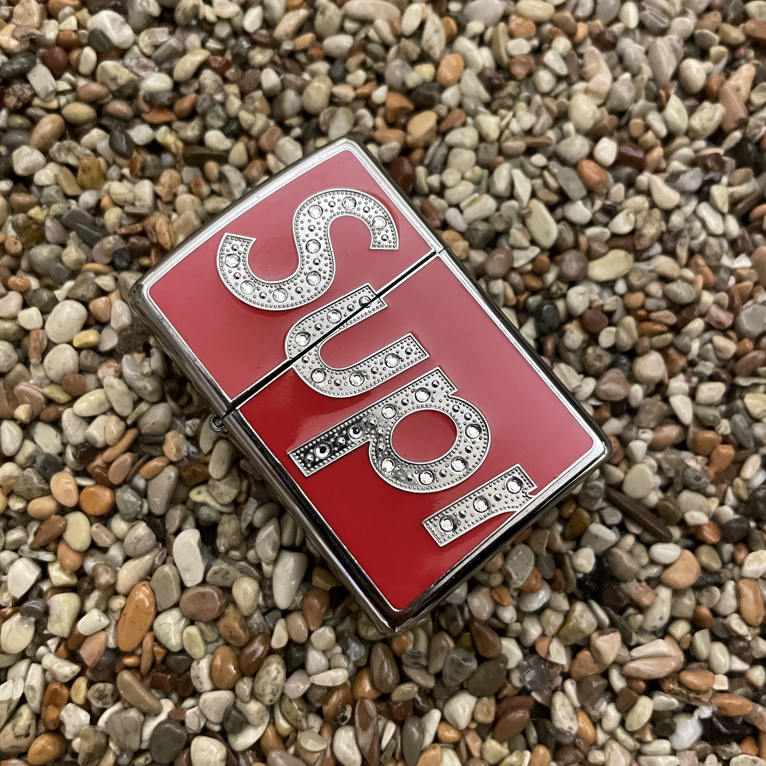 Supreme Swarovski Zippo Red - 20FW 착용 스타일