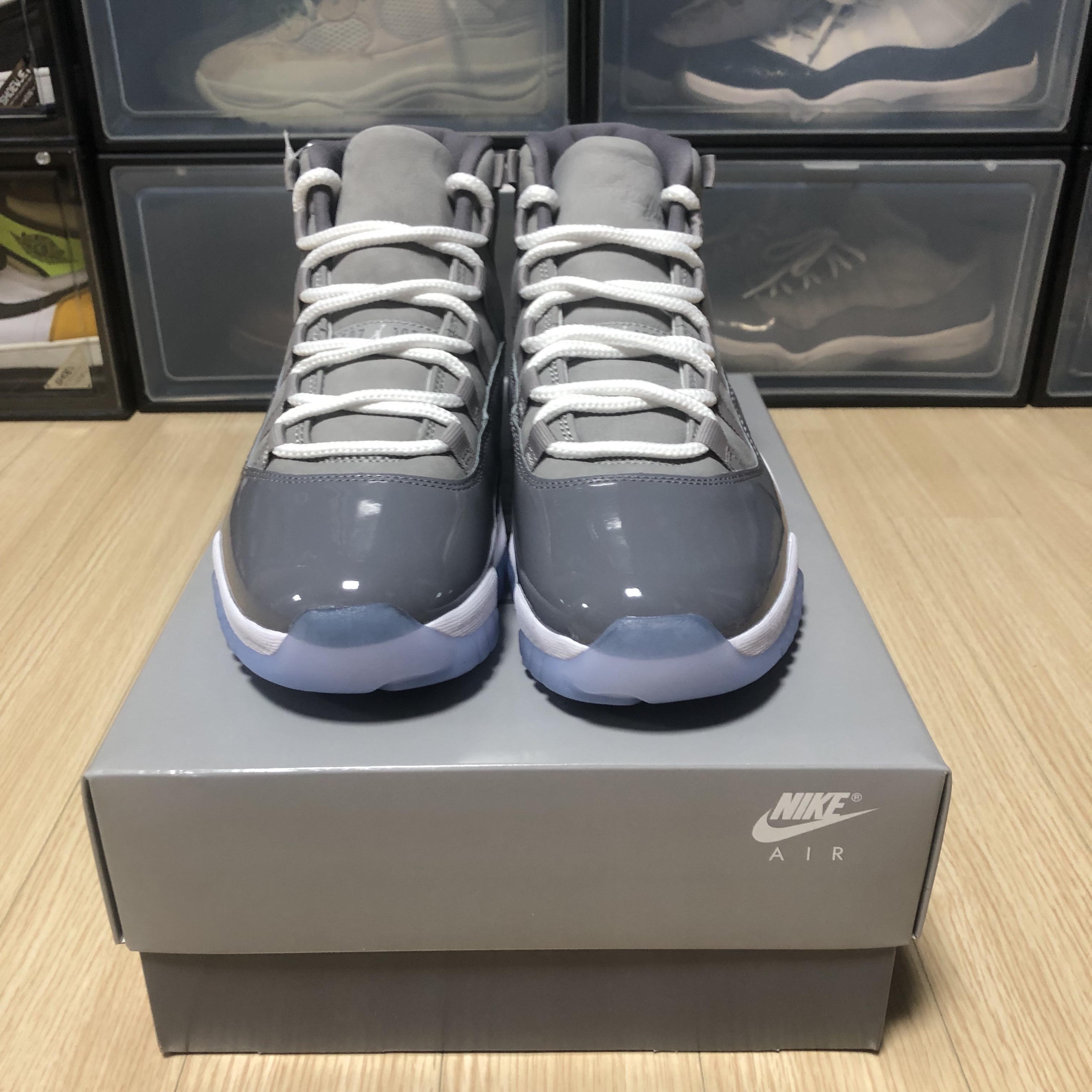 Jordan 11 Retro Cool Grey 2021, Jordan 11 Retro Low Snake Light Bone 착용 스타일 - 2