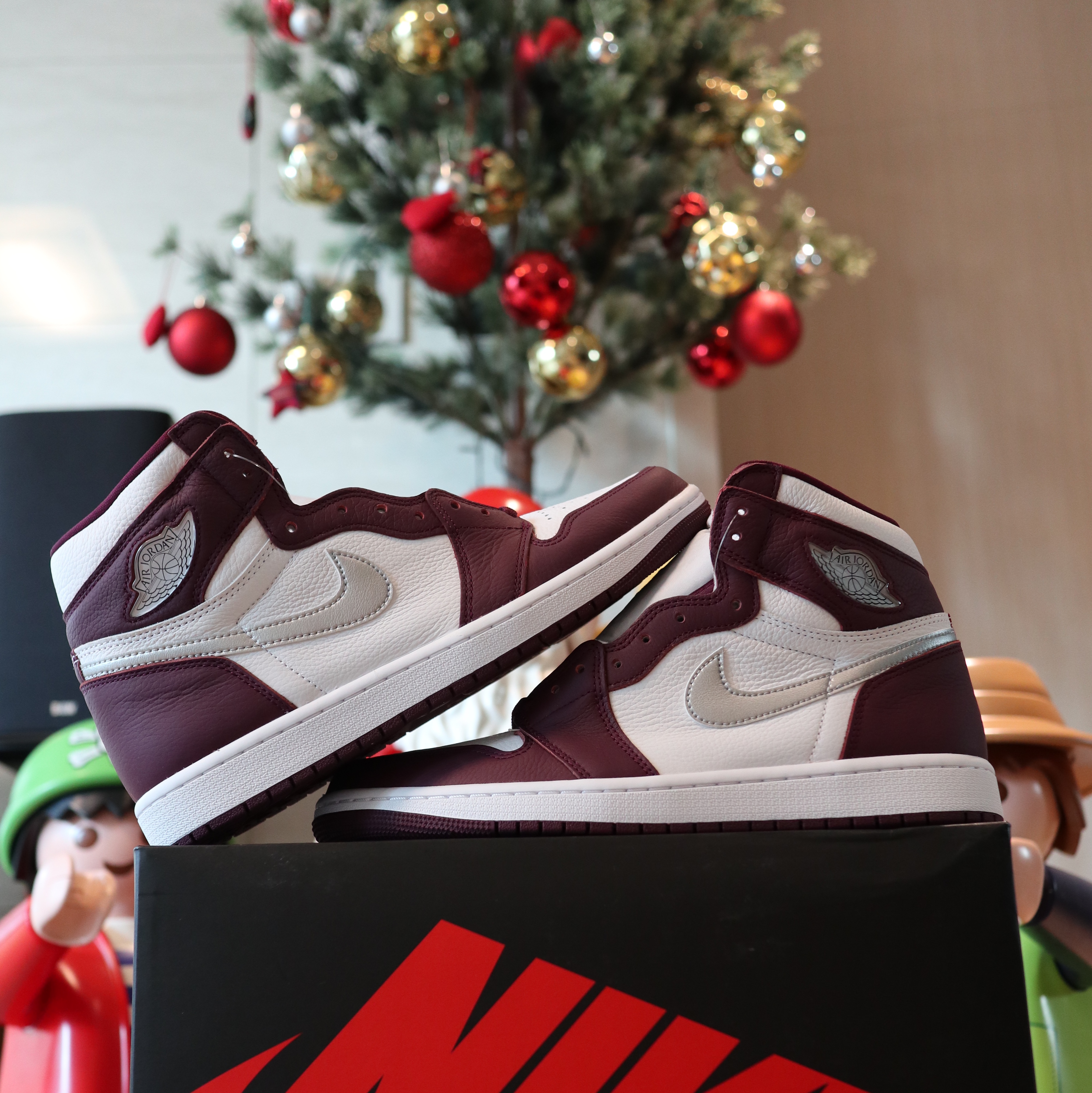 Jordan 1 Retro High OG Bordeaux 착용 스타일 - 1