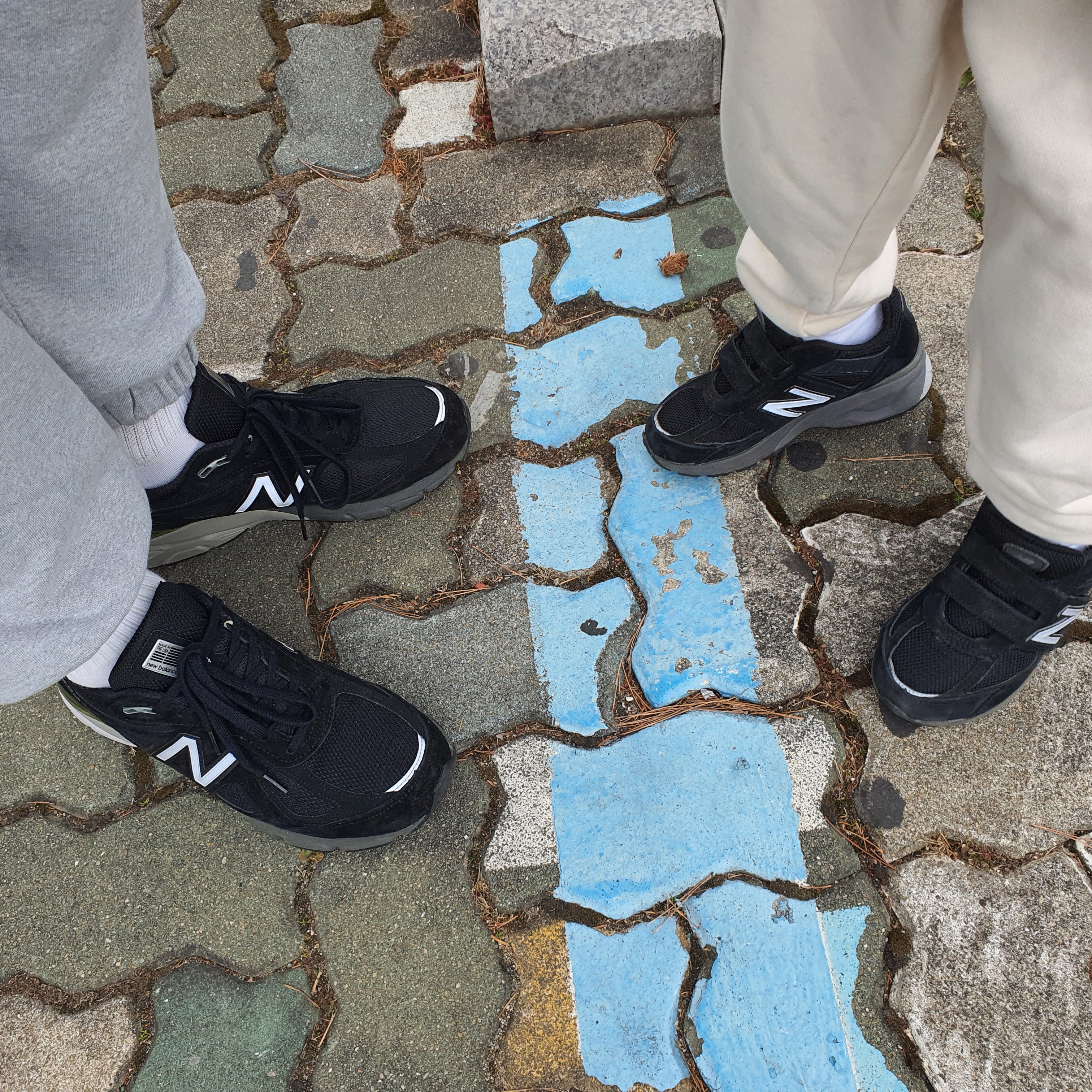 New Balance 990v4 Made in USA Black Silver - D Standard 착용 스타일