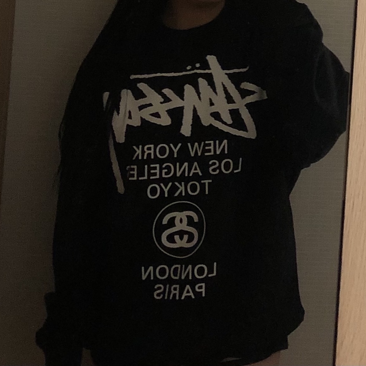 Stussy World Tour Crew Black 2021 착용 스타일 - 2