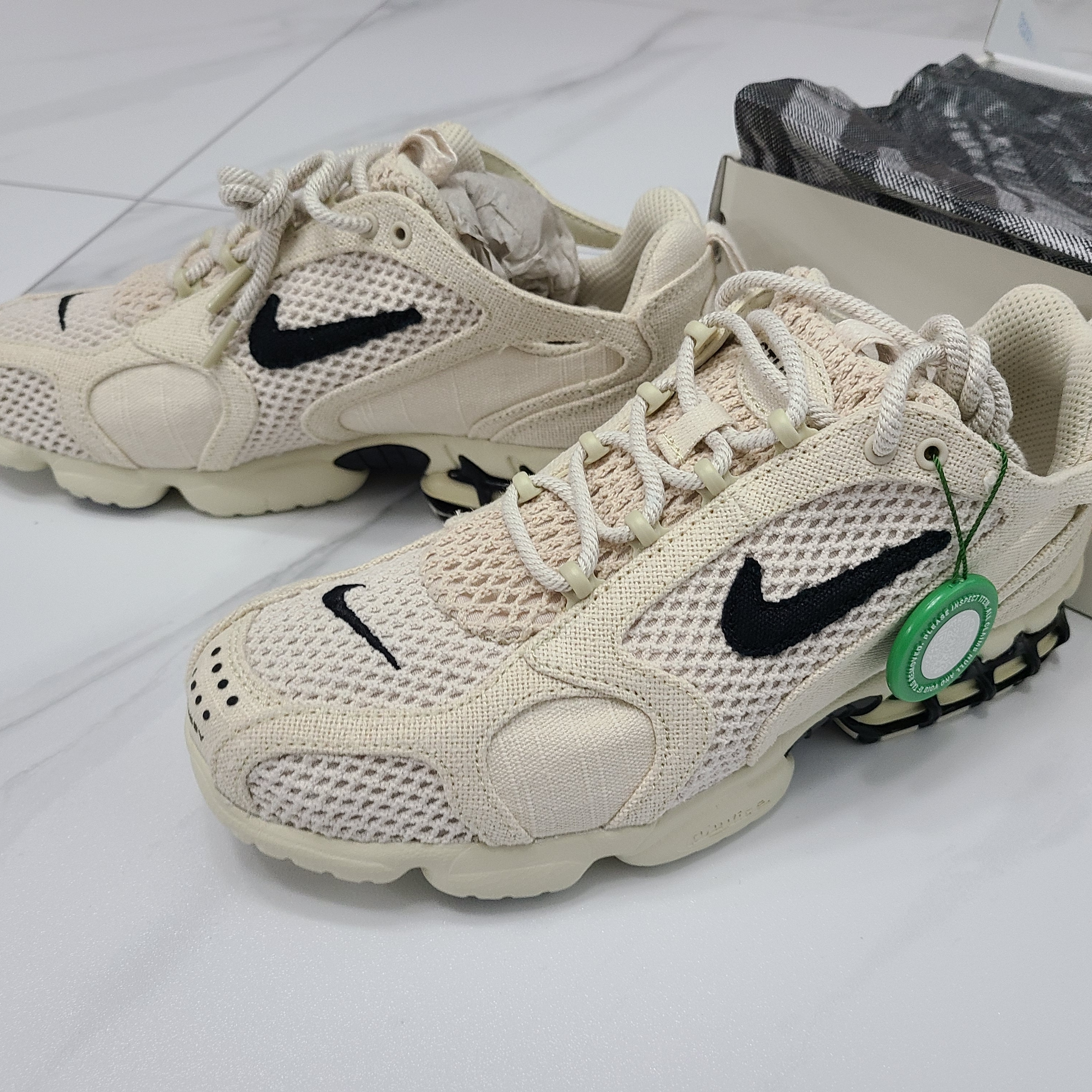 Nike x Stussy Air Zoom Spiridon Cage 2 Fossil 착용 스타일
