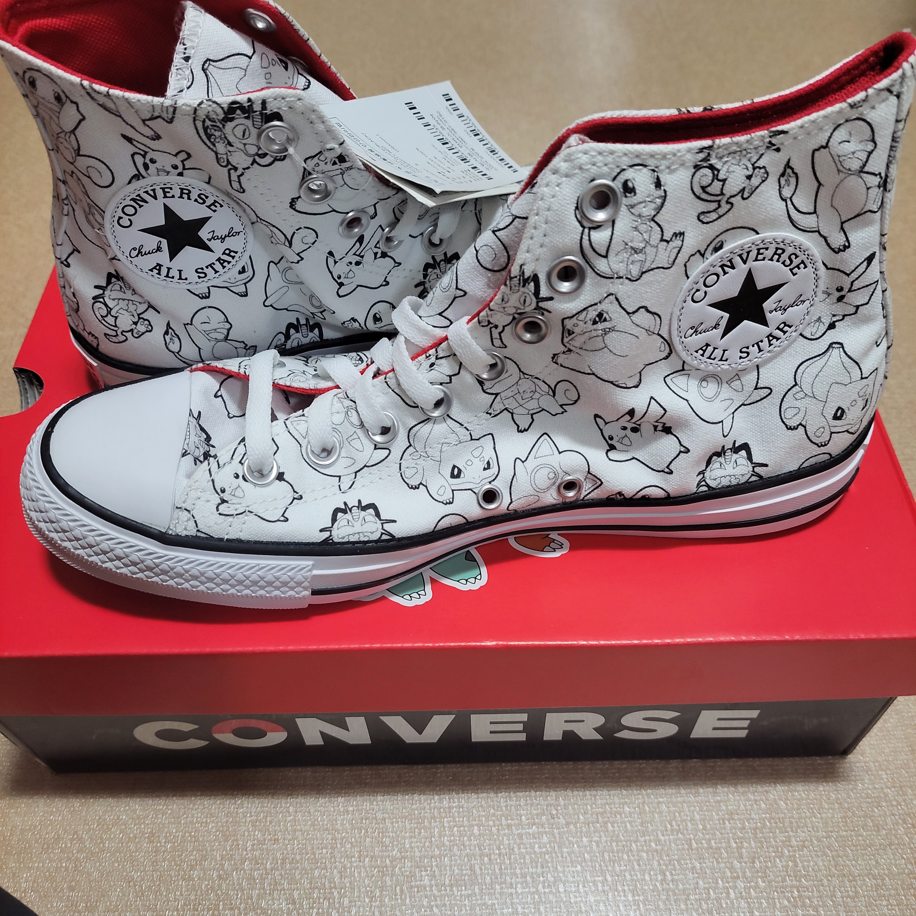 Converse x Pokemon Chuck Taylor All Star Hi Pokeball 착용 스타일 - 1