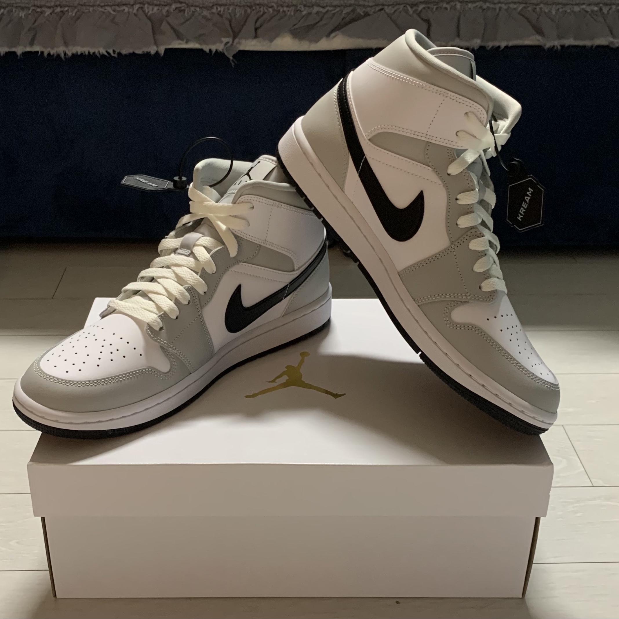 (W) Jordan 1 Mid Grey Fog 착용 스타일 - 2