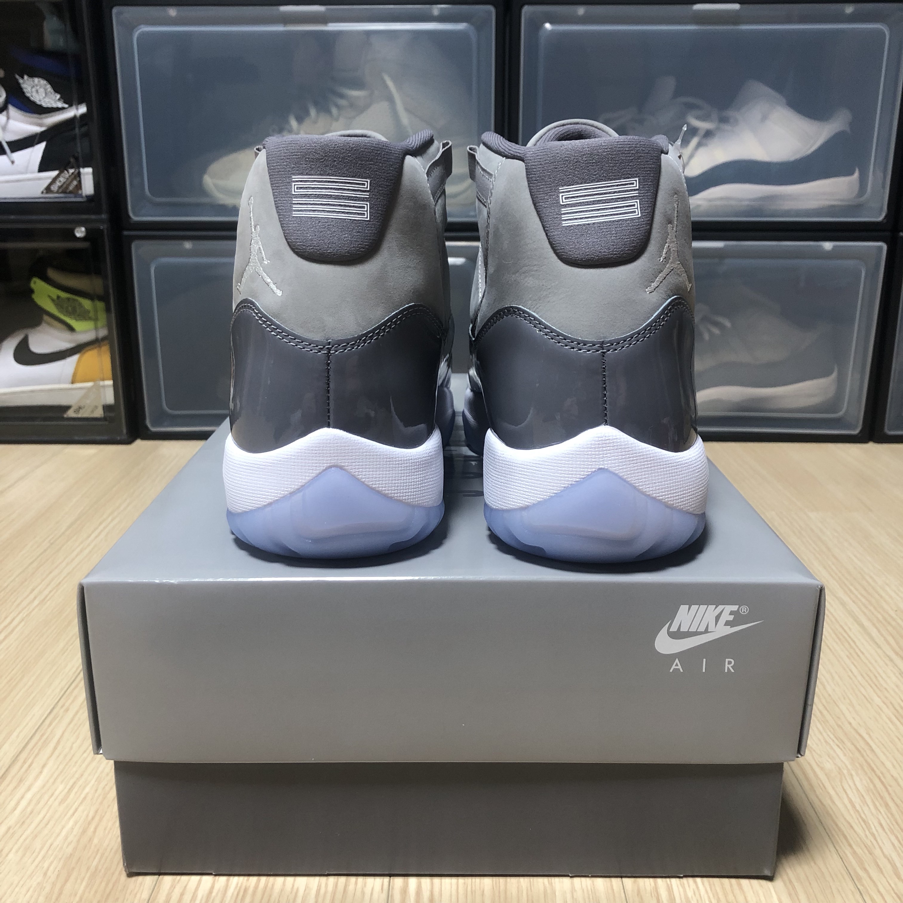 Jordan 11 Retro Cool Grey 2021, Jordan 11 Retro Low Snake Light Bone 착용 스타일 - 3