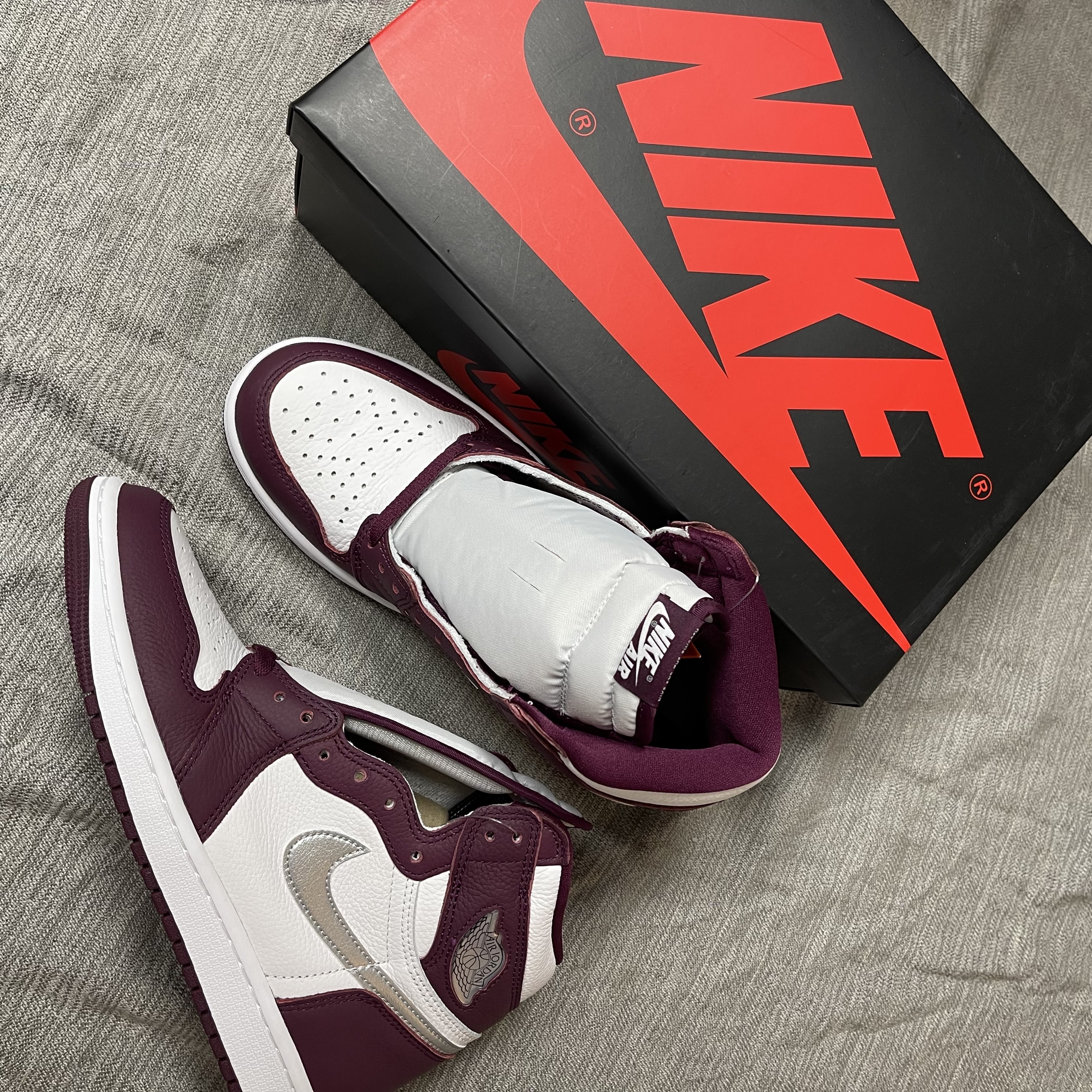 Jordan 1 Retro High OG Bordeaux 착용 스타일 - 3