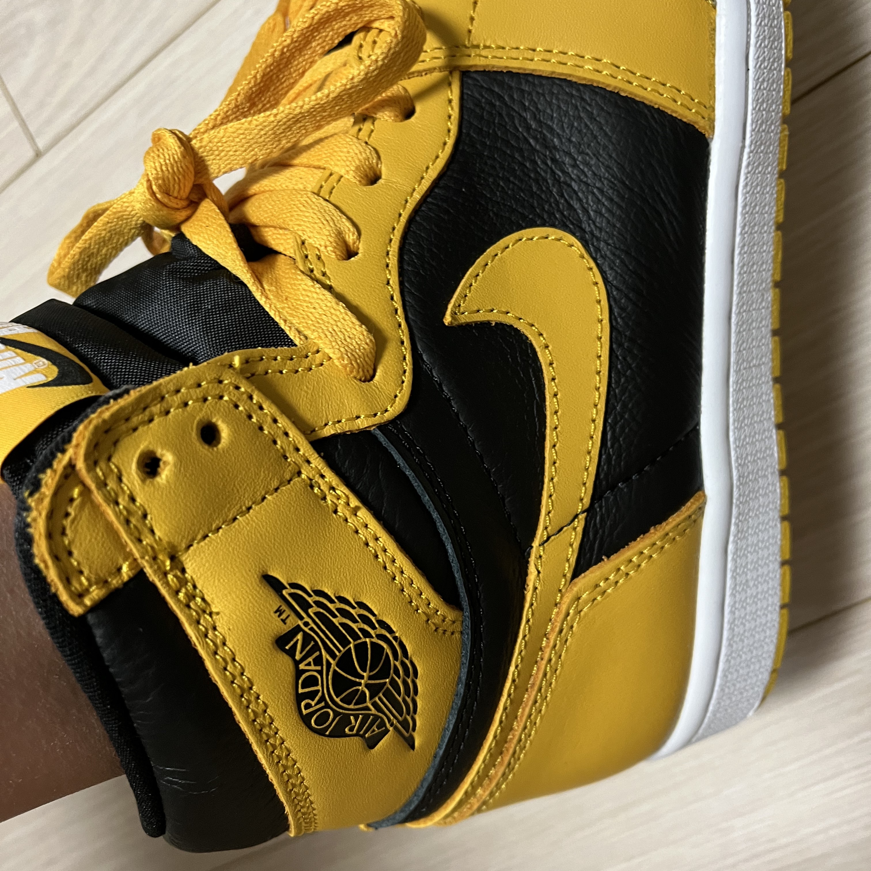 Jordan 1 Retro High OG Pollen 착용 스타일