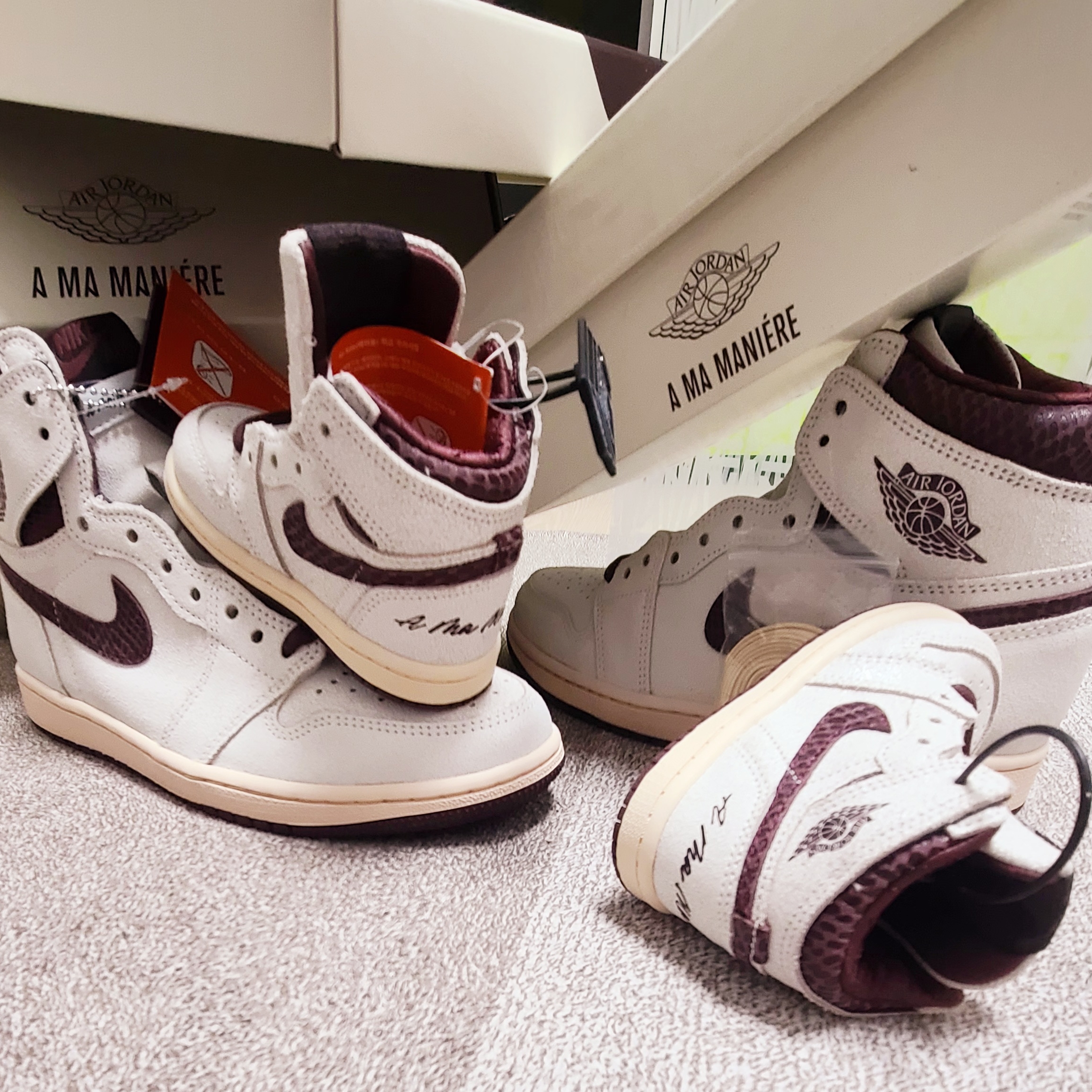 Jordan 1 x A Ma Maniere Retro High OG SP Sail and Burgundy, (TD) Jordan 1 x A Ma Maniere Retro High OG SP Burgundy and Sail 착용 스타일