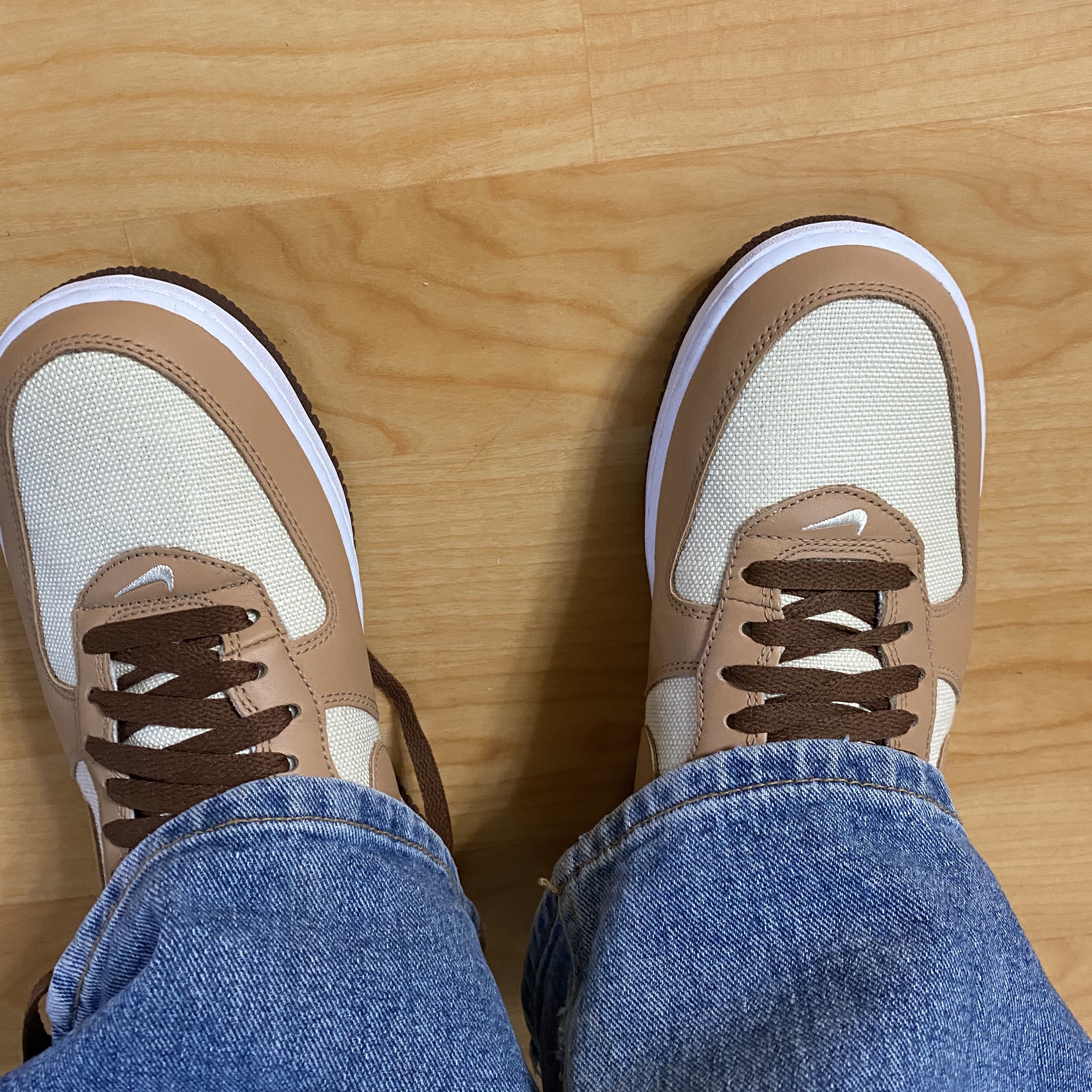 Nike Air Force 1 Low QS Acorn 2021 착용 스타일 - 2