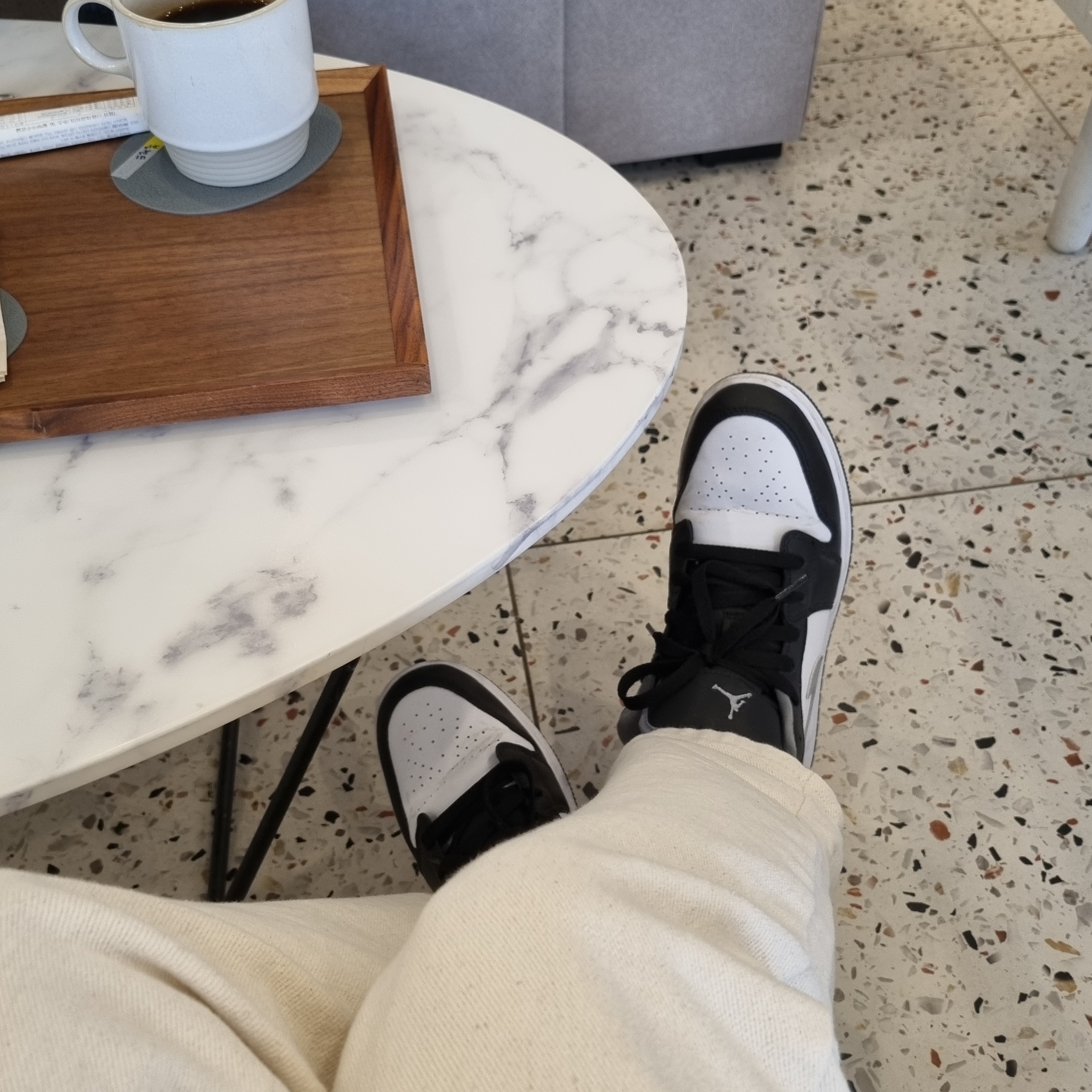(GS) Jordan 1 Low Black Particle Grey 착용 스타일