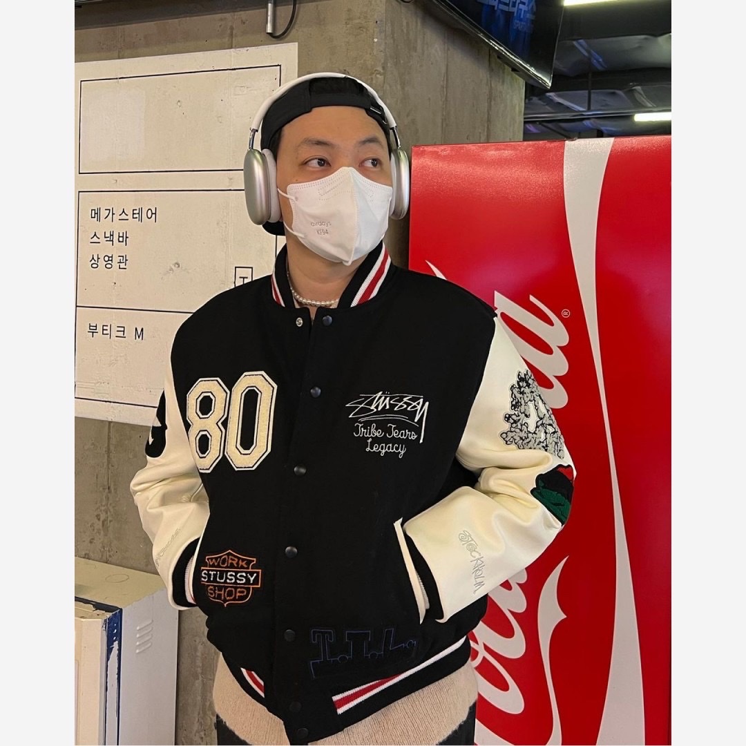 Stussy x Our Legacy x Denim Tears TTL Varsity Jacket Black, Fear of God The California Almond 착용 스타일 - 3