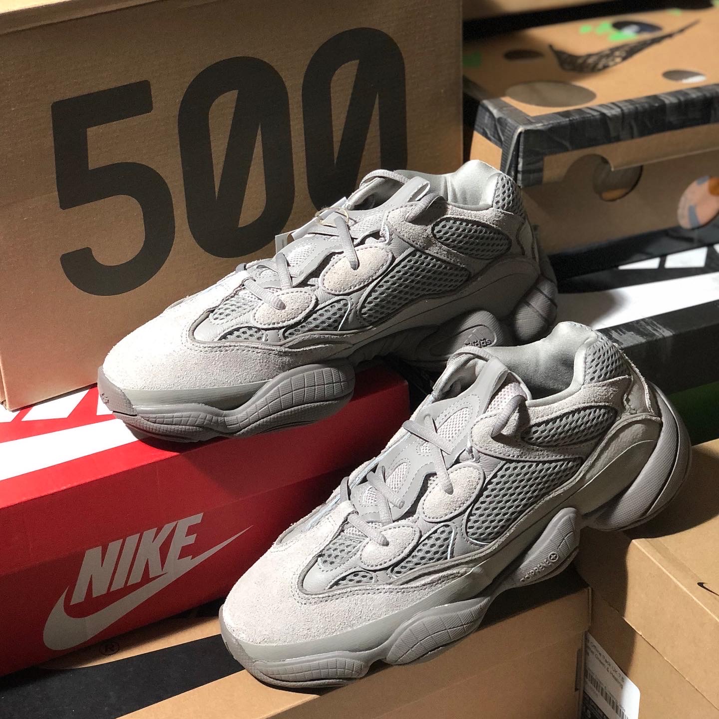 Adidas Yeezy 500 Ash Grey 착용 스타일