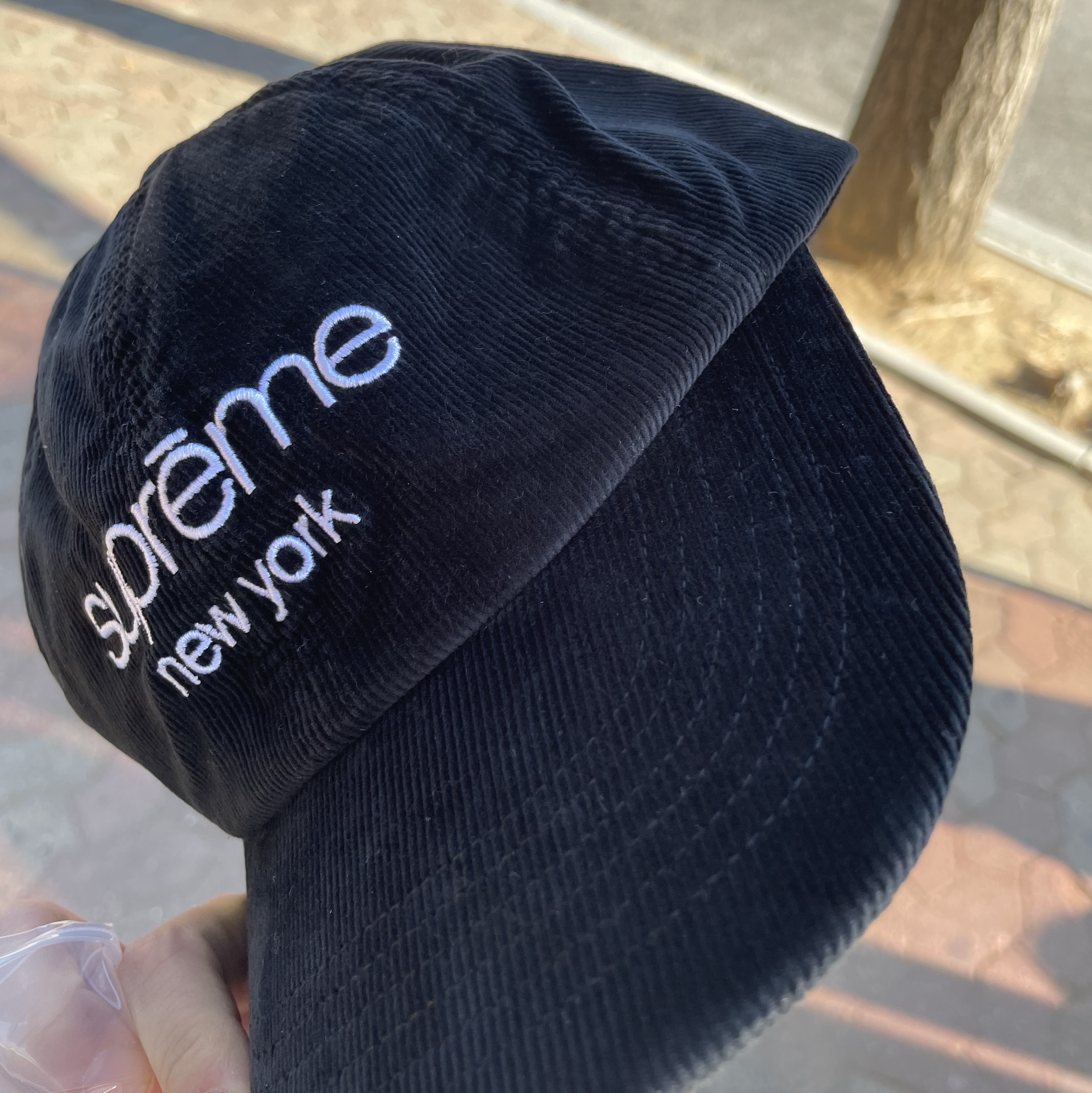 Supreme Gore-Tex Corduroy Classic Logo 6-Panel Black - 21FW 착용 스타일