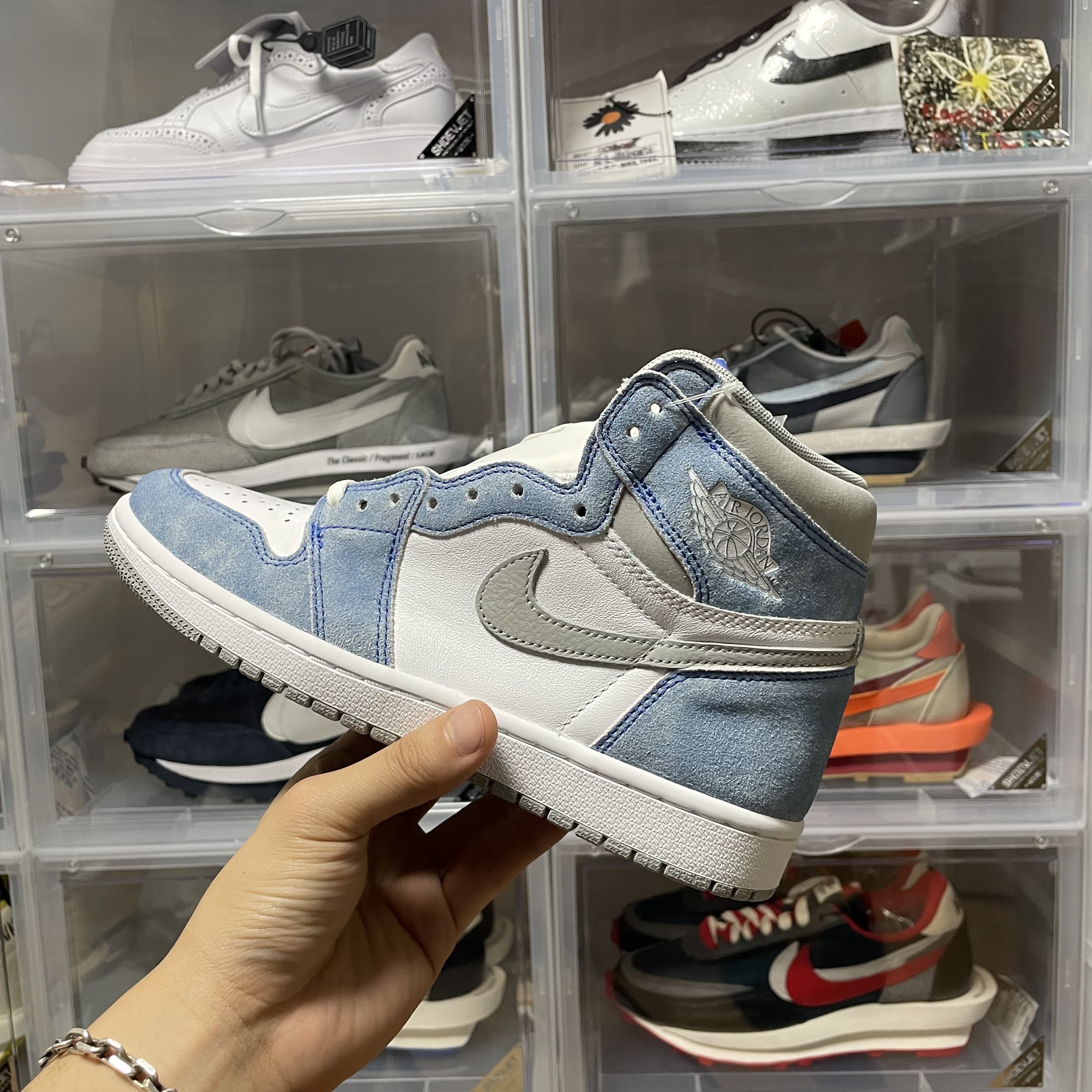 Jordan 1 Retro High OG Hyper Royal 착용 스타일