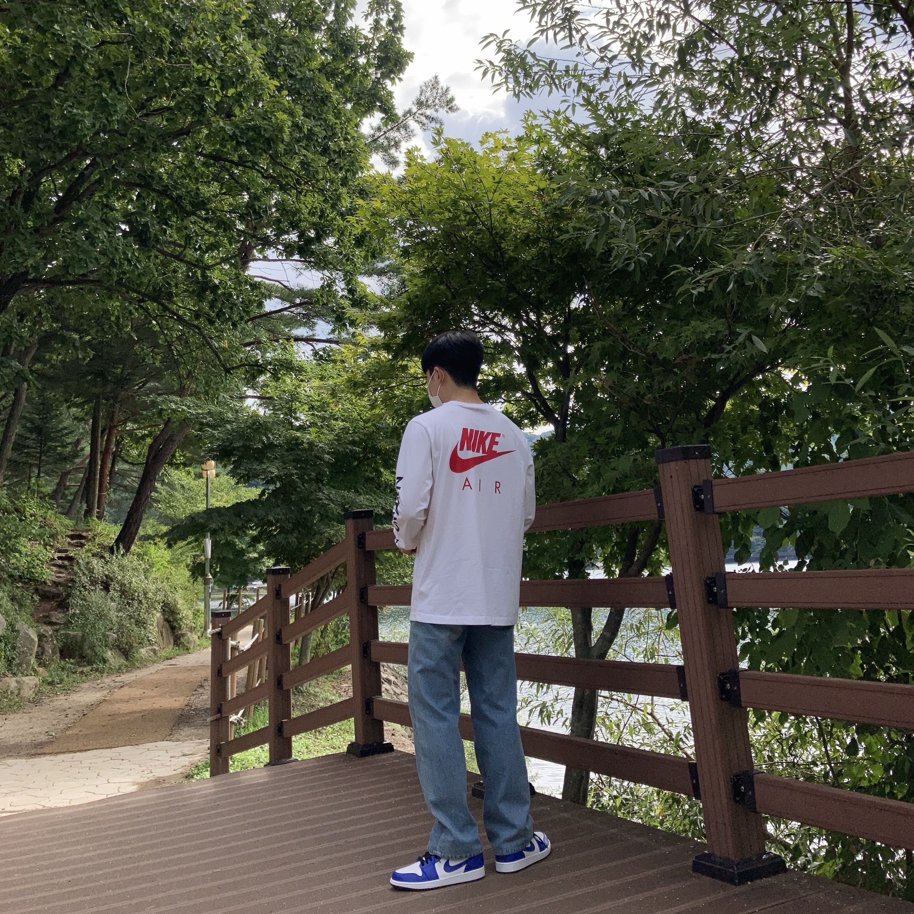 Jordan 1 Low Hyper Royal 착용 스타일