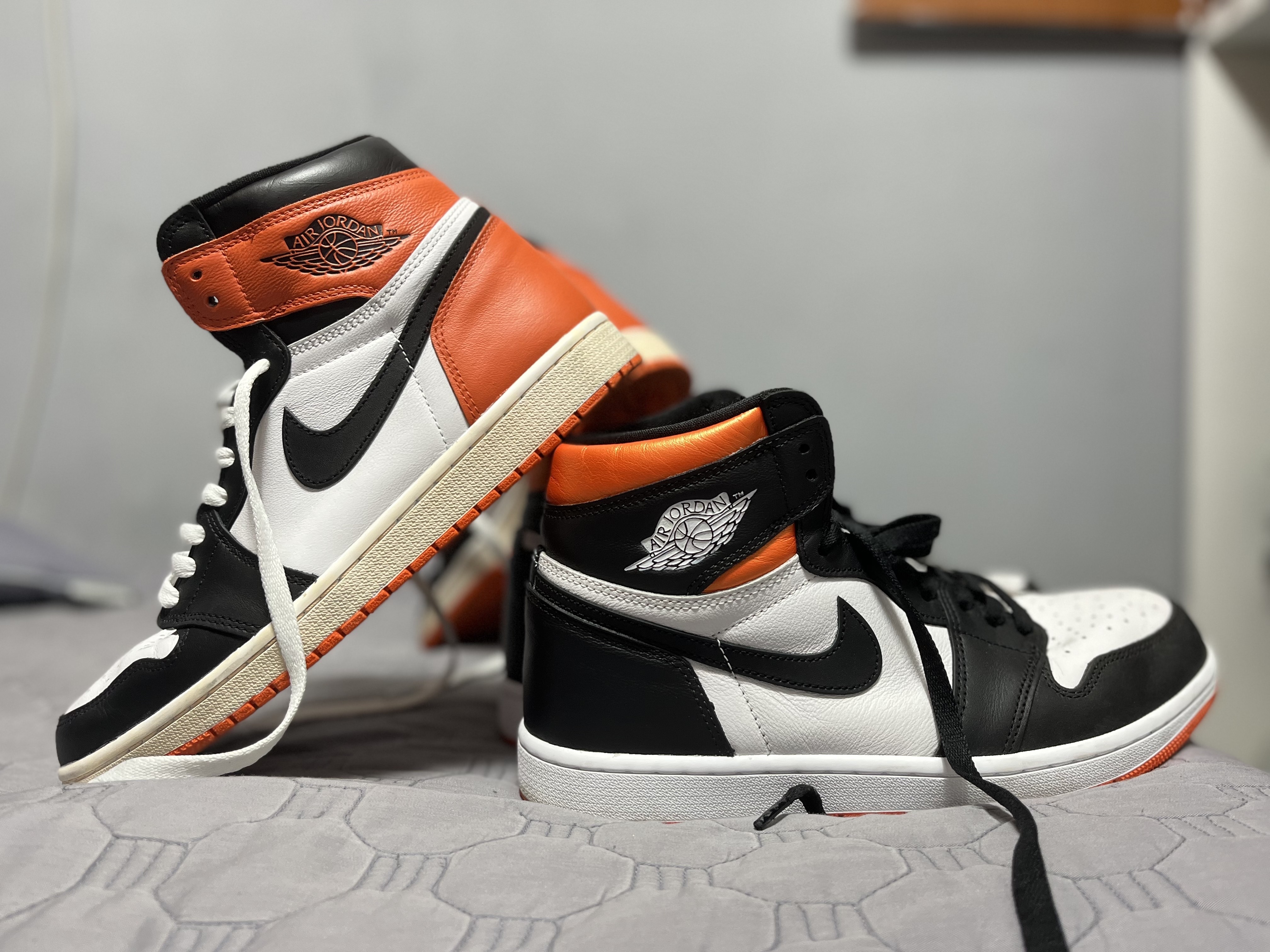 Jordan 1 Retro High OG Electro Orange, (GS) Jordan 1 Retro High OG Electro Orange 착용 스타일 - 1