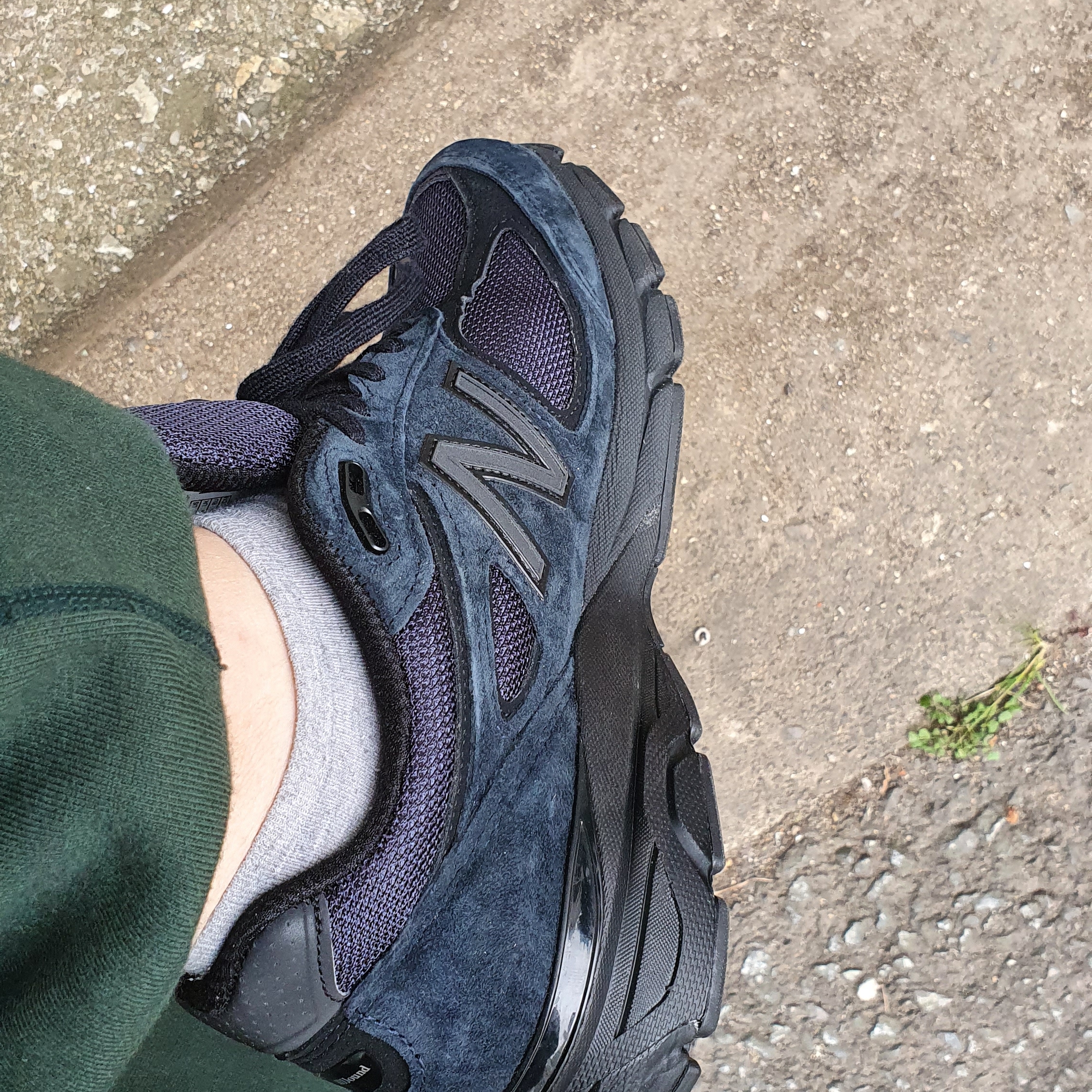New Balance x JJJJound 990v4 Navy 착용 스타일