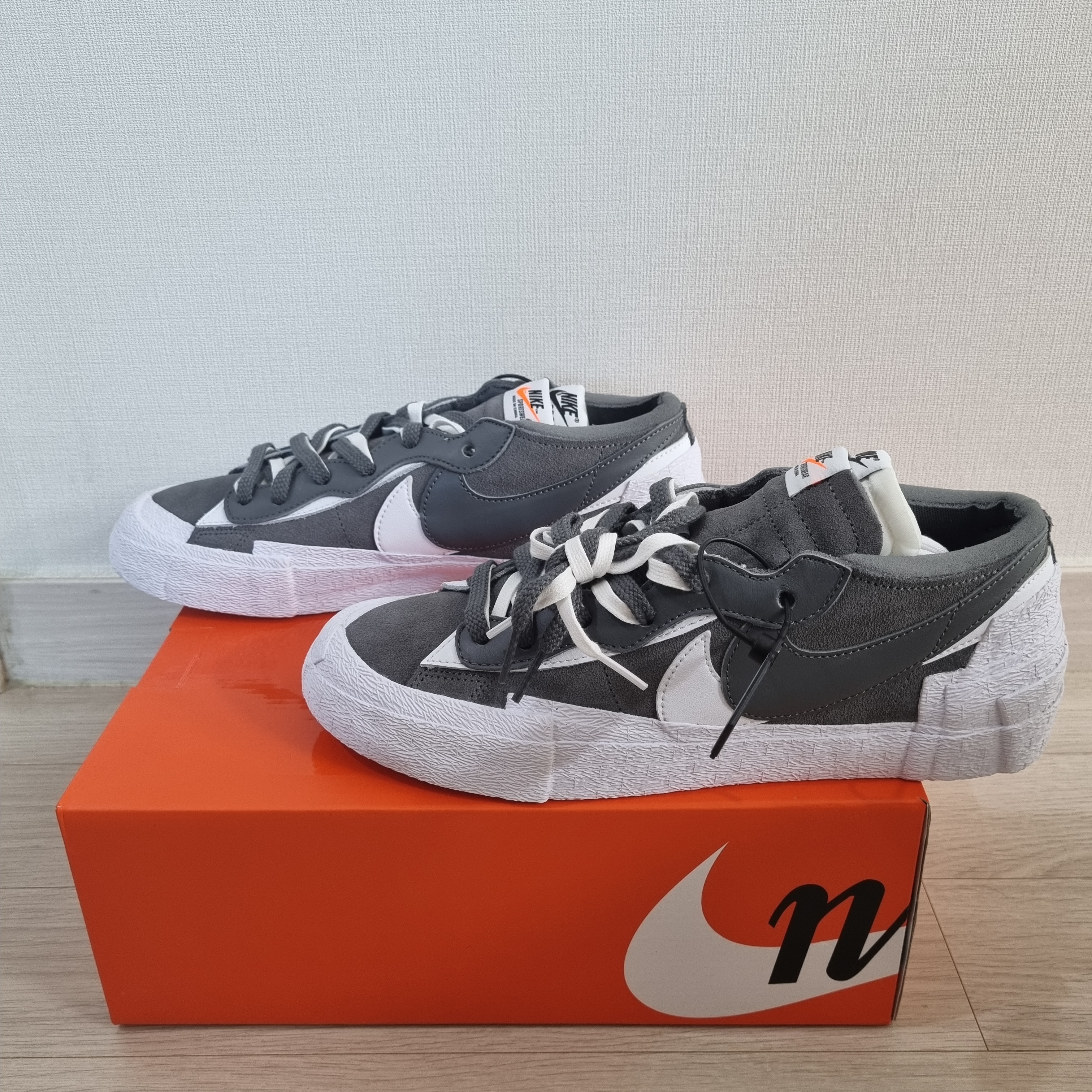 Nike x Sacai Blazer Low Iron Grey 착용 스타일 - 1