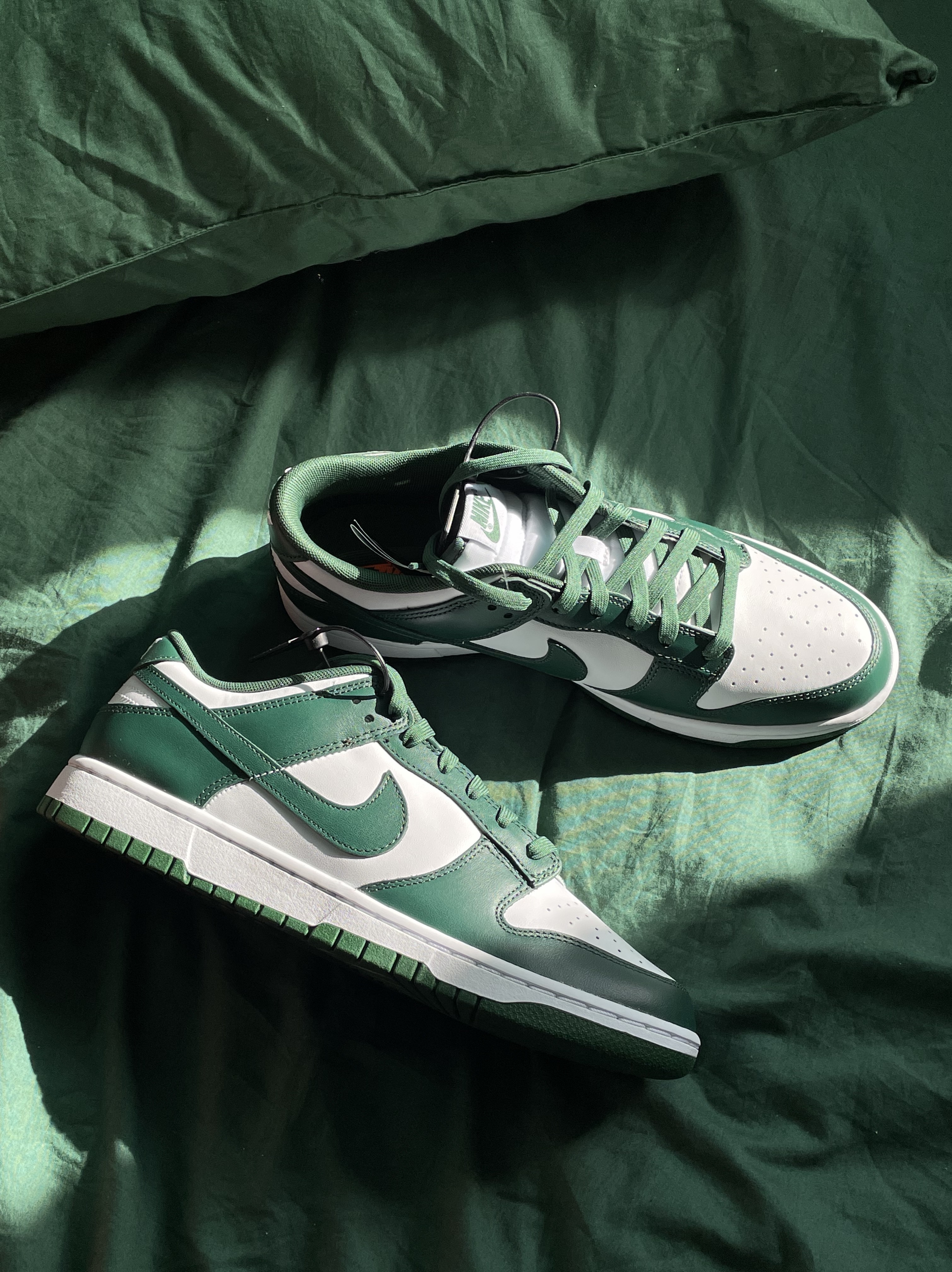 Nike Dunk Low Retro Varsity Green 착용 스타일