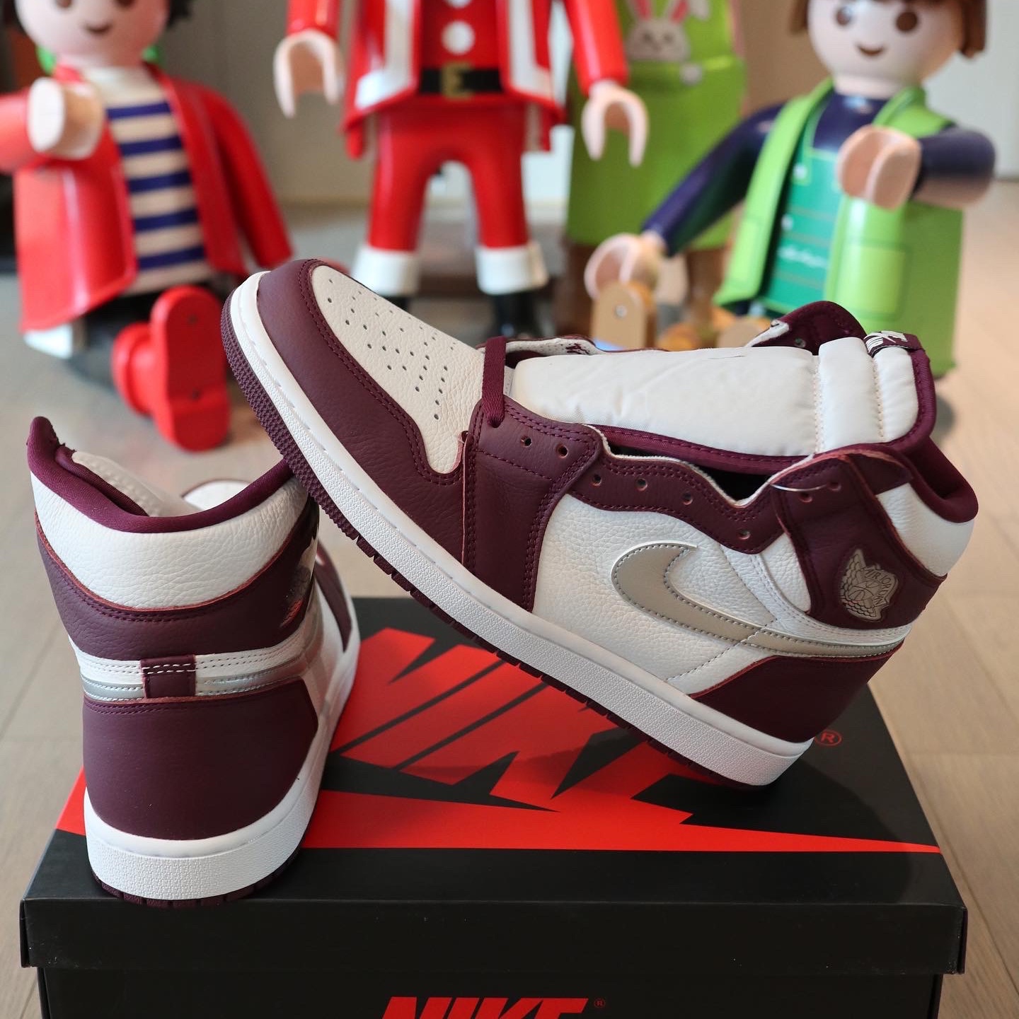 Jordan 1 Retro High OG Bordeaux 착용 스타일 - 2