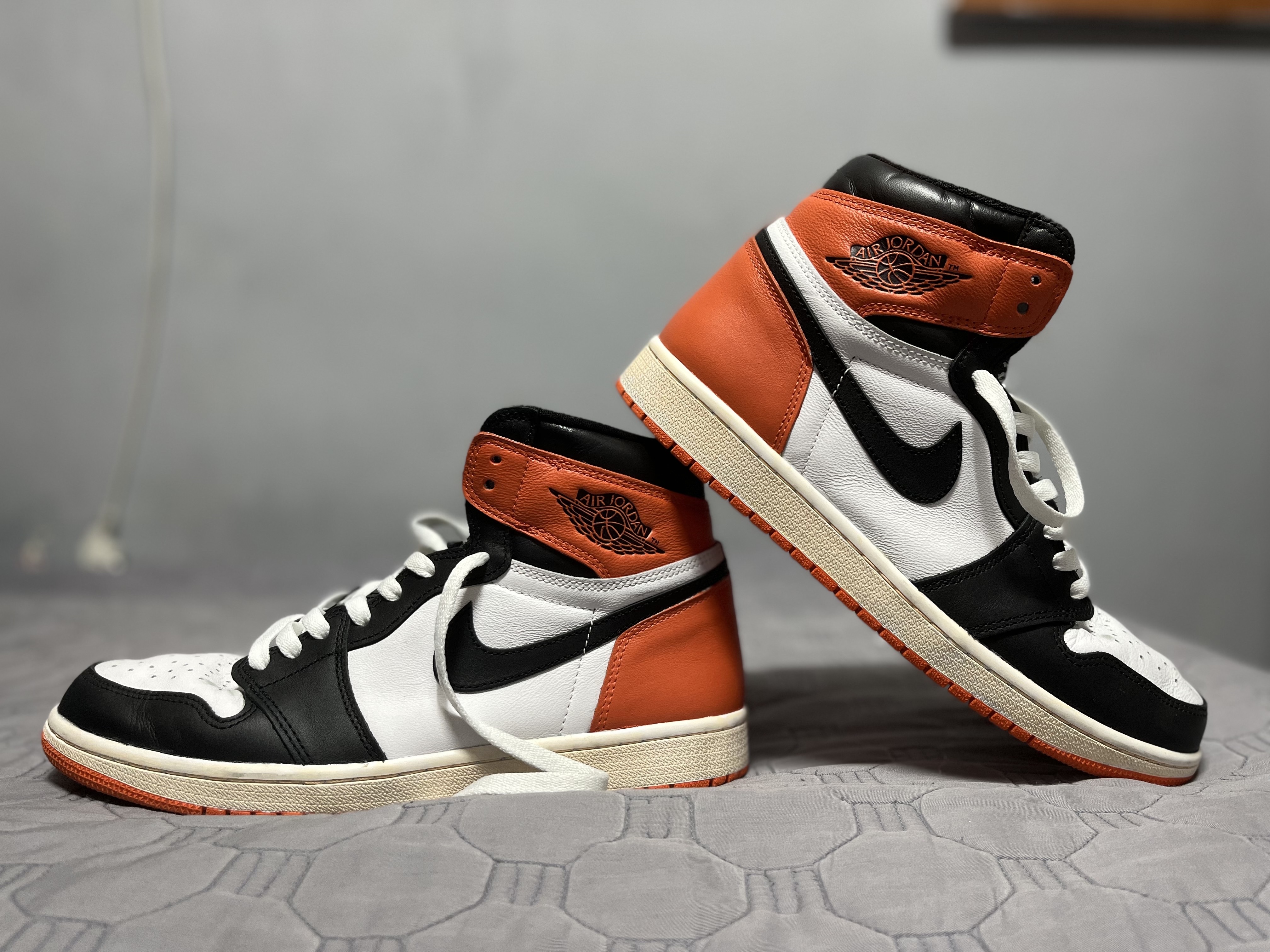 Jordan 1 Retro High OG Electro Orange, (GS) Jordan 1 Retro High OG Electro Orange 착용 스타일 - 2