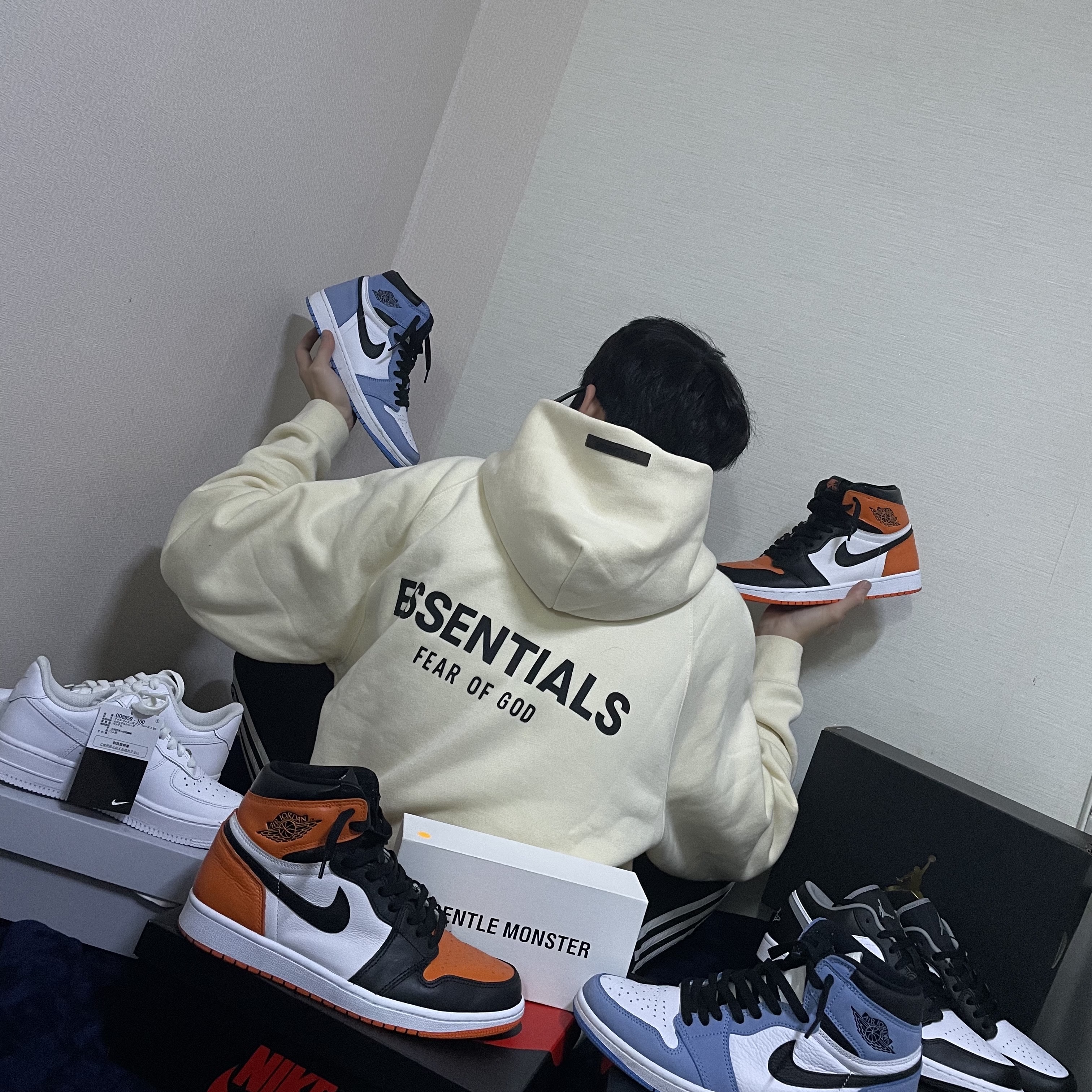 Jordan 1 Retro High OG University Blue, Jordan 1 Retro High OG Electro Orange 착용 스타일