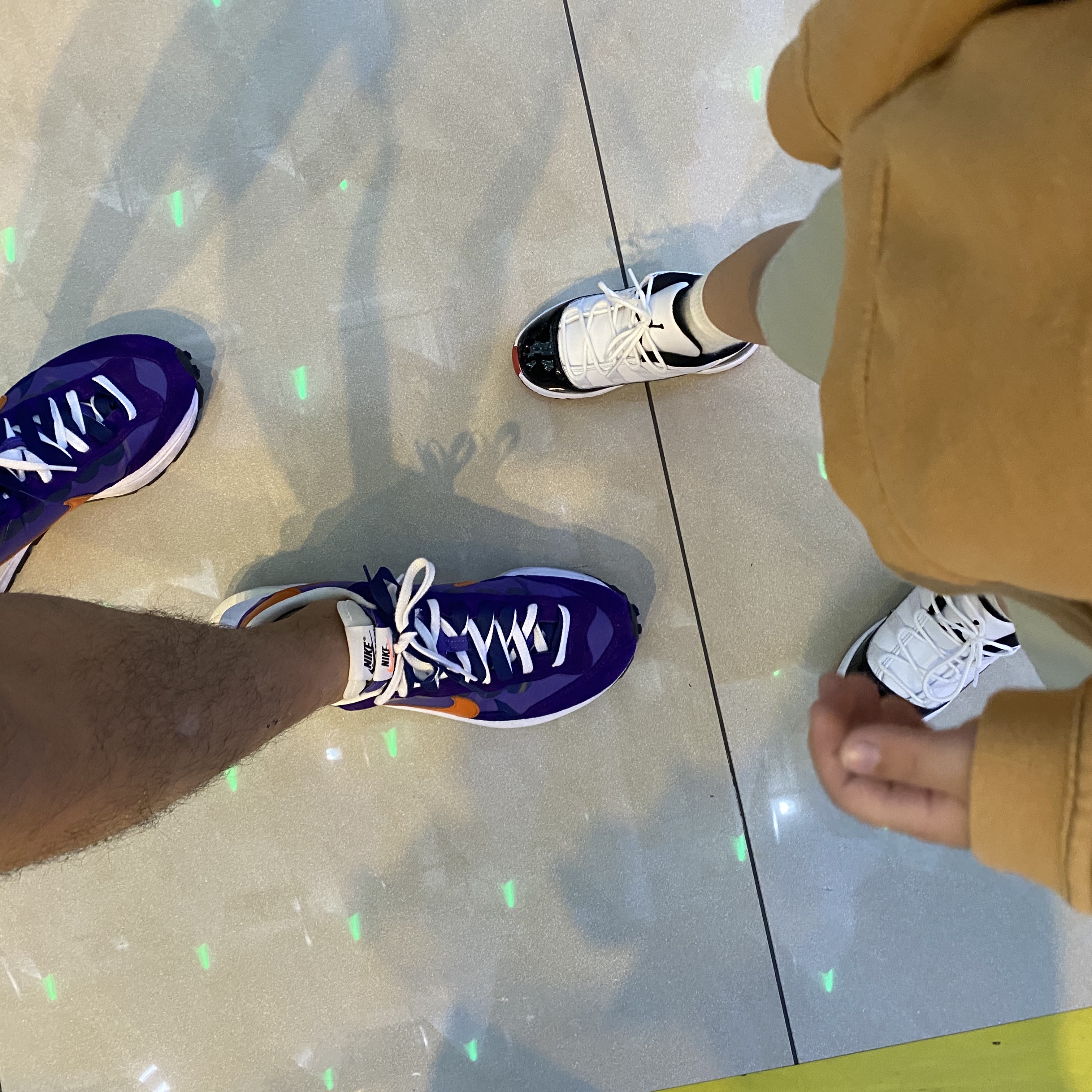 Nike x Sacai VaporWaffle Dark Iris, (PS) Jordan 11 Retro Low Concord Bred 착용 스타일