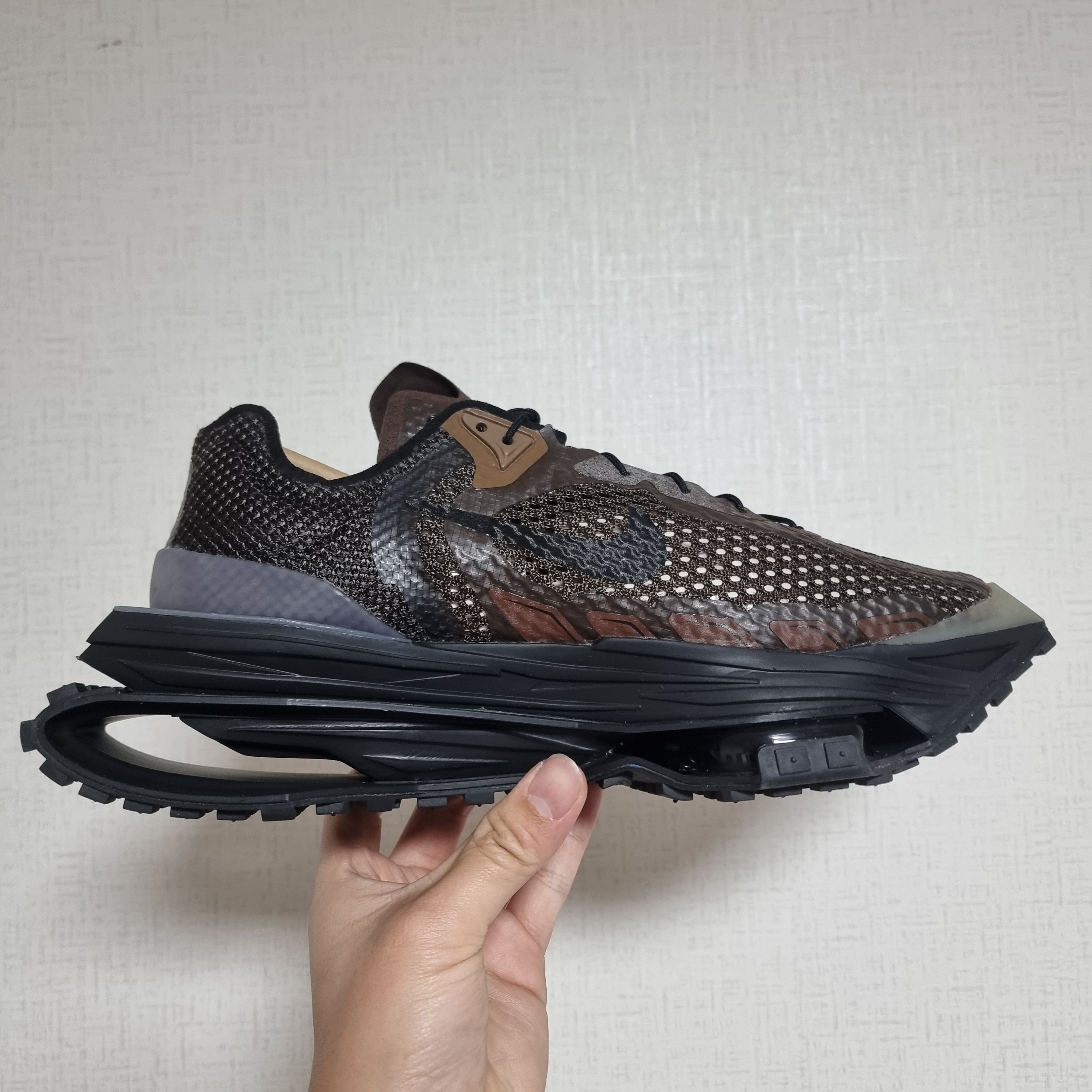 Nike x Matthew M Williams Zoom 004 Baroque Brown 착용 스타일 - 3