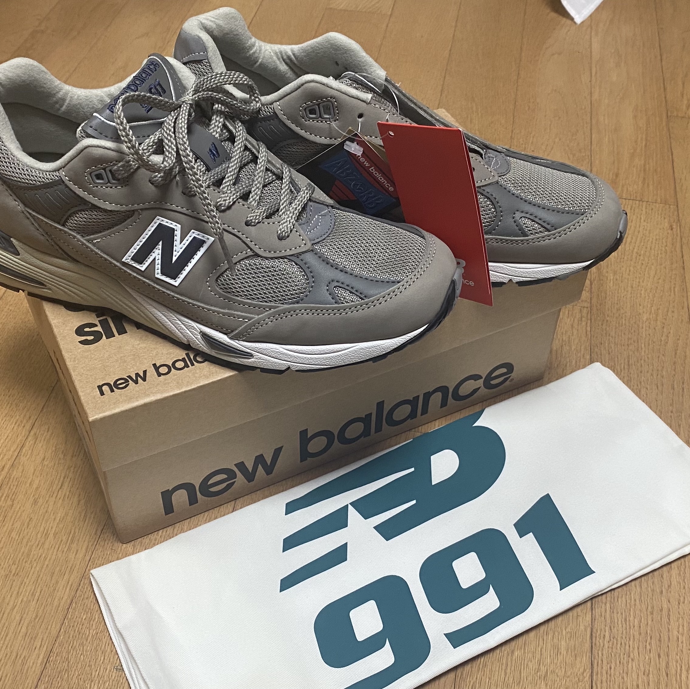New Balance 991 Made in UK 20th Anniversary Grey 착용 스타일