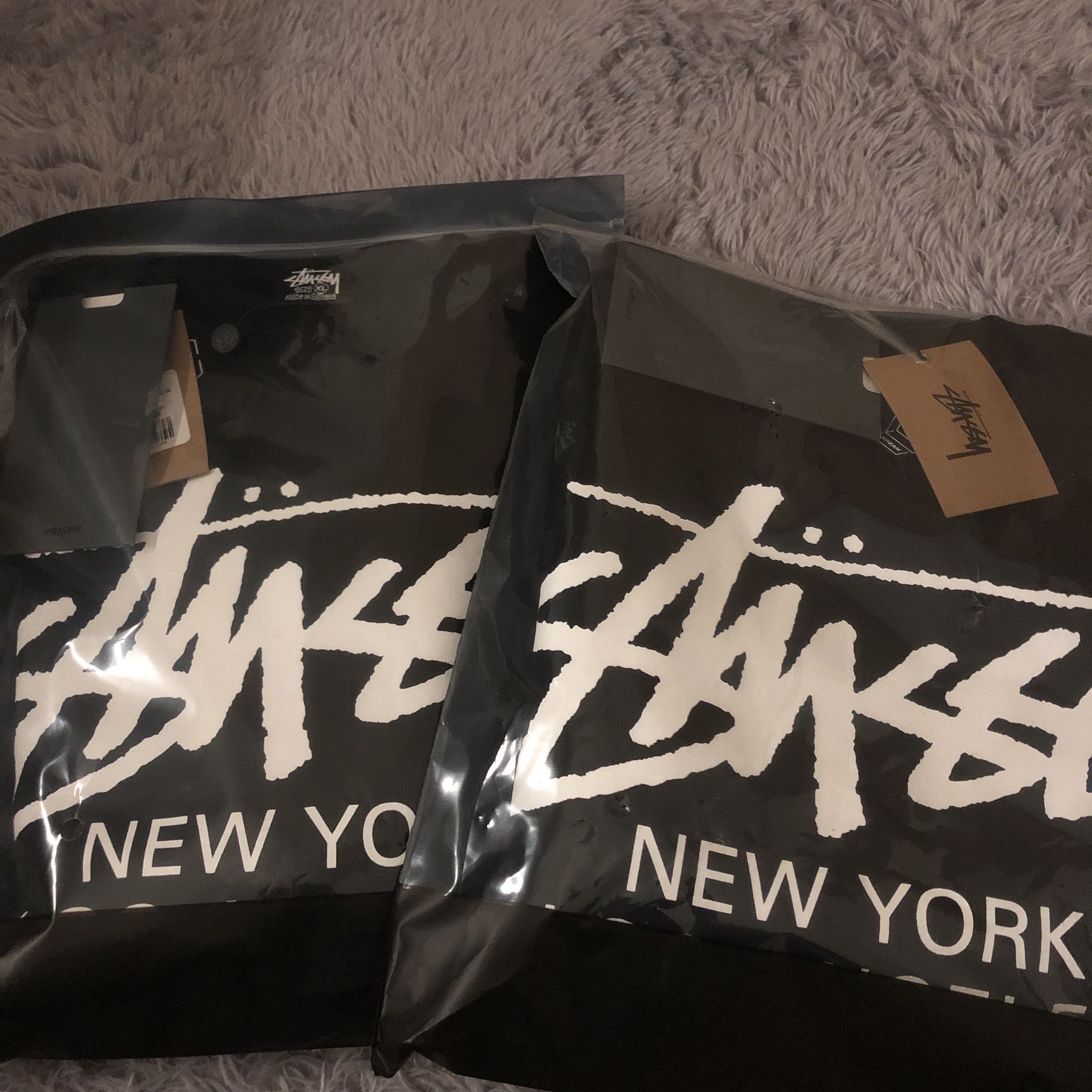 Stussy World Tour Crew Black 2021 착용 스타일 - 1