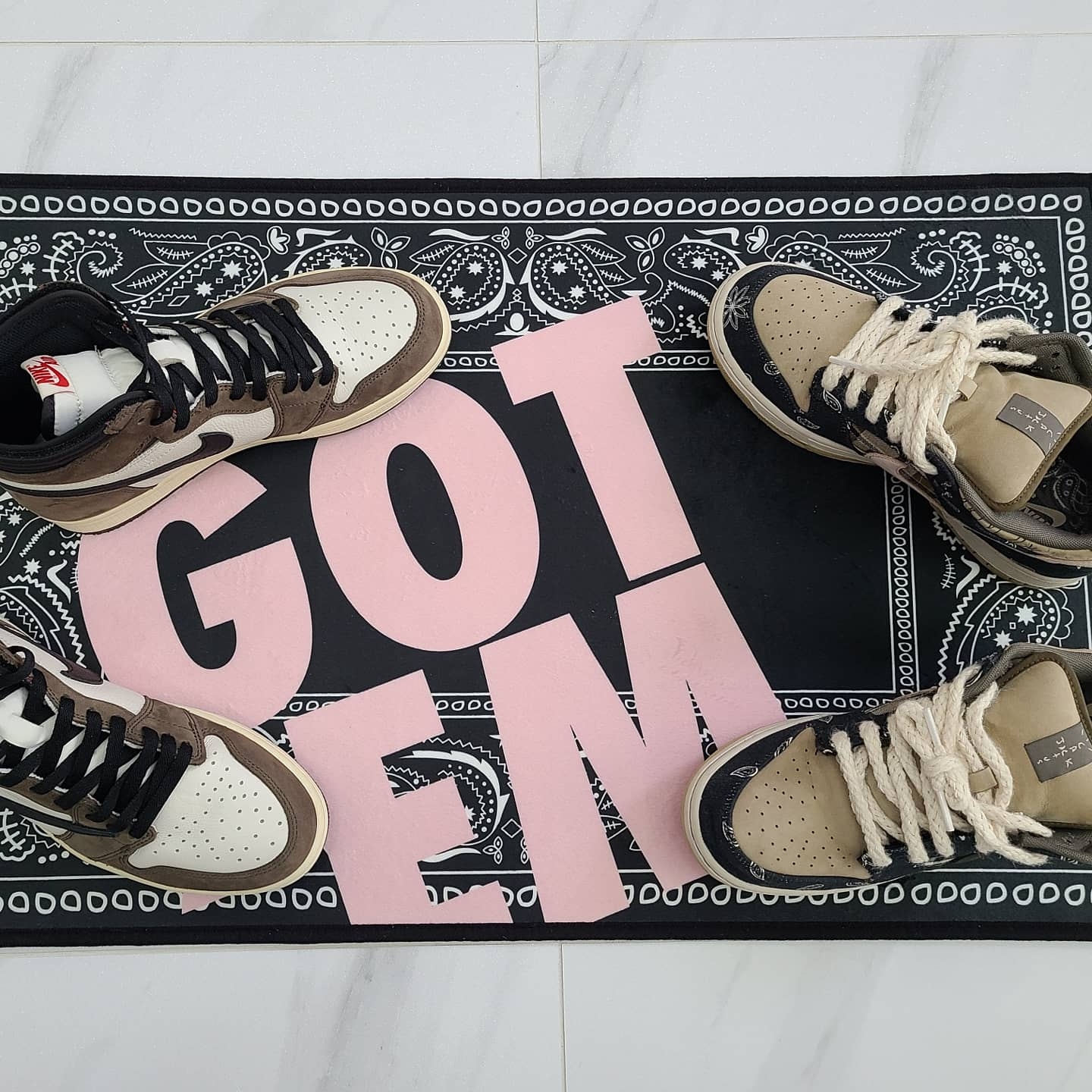 Nike x Travis Scott SB Dunk Low, Jordan 1 x Travis Scott Retro High OG SP Mocha 착용 스타일