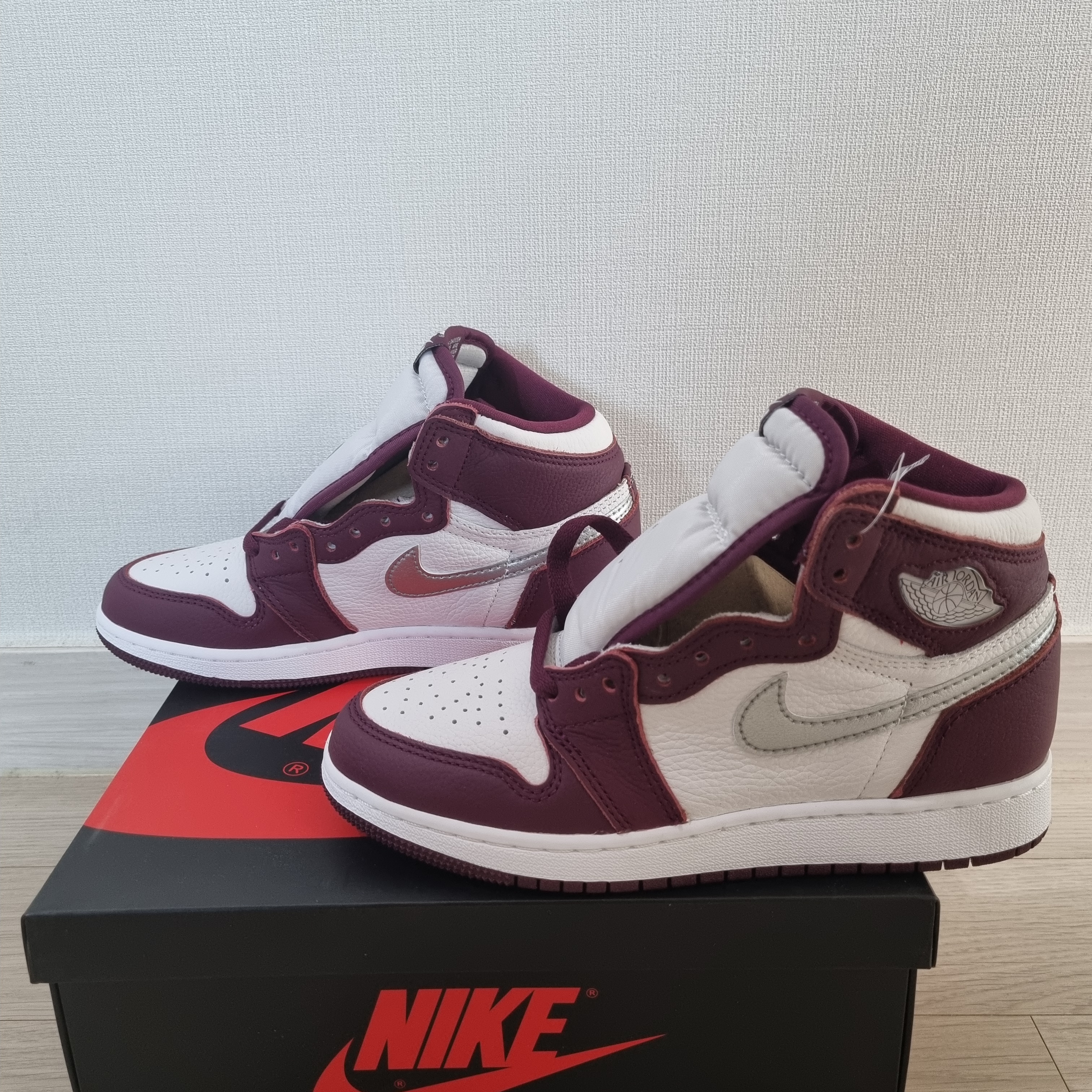 (GS) Jordan 1 Retro High OG Bordeaux 착용 스타일 - 1