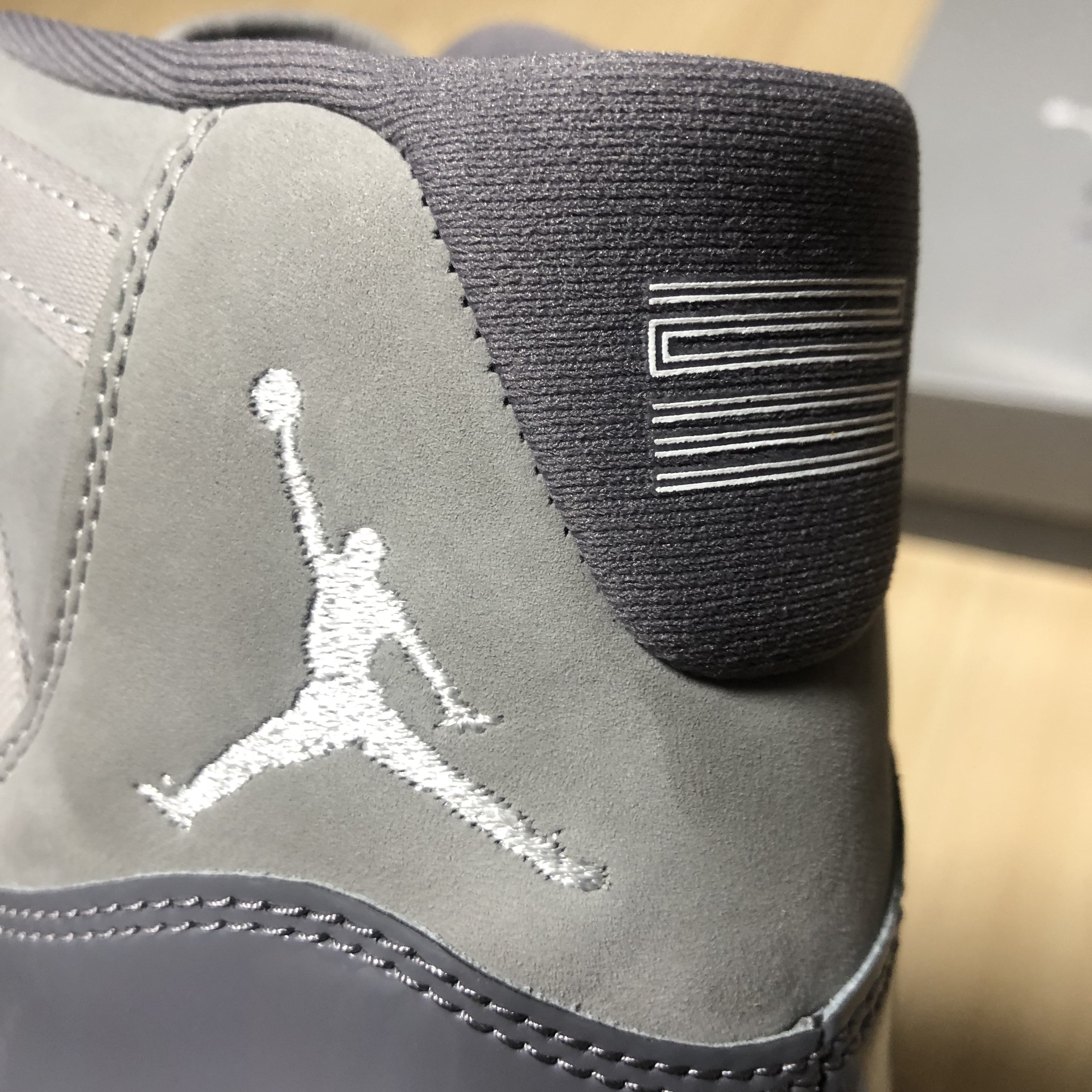 Jordan 11 Retro Cool Grey 2021, Jordan 11 Retro Low Snake Light Bone 착용 스타일 - 5