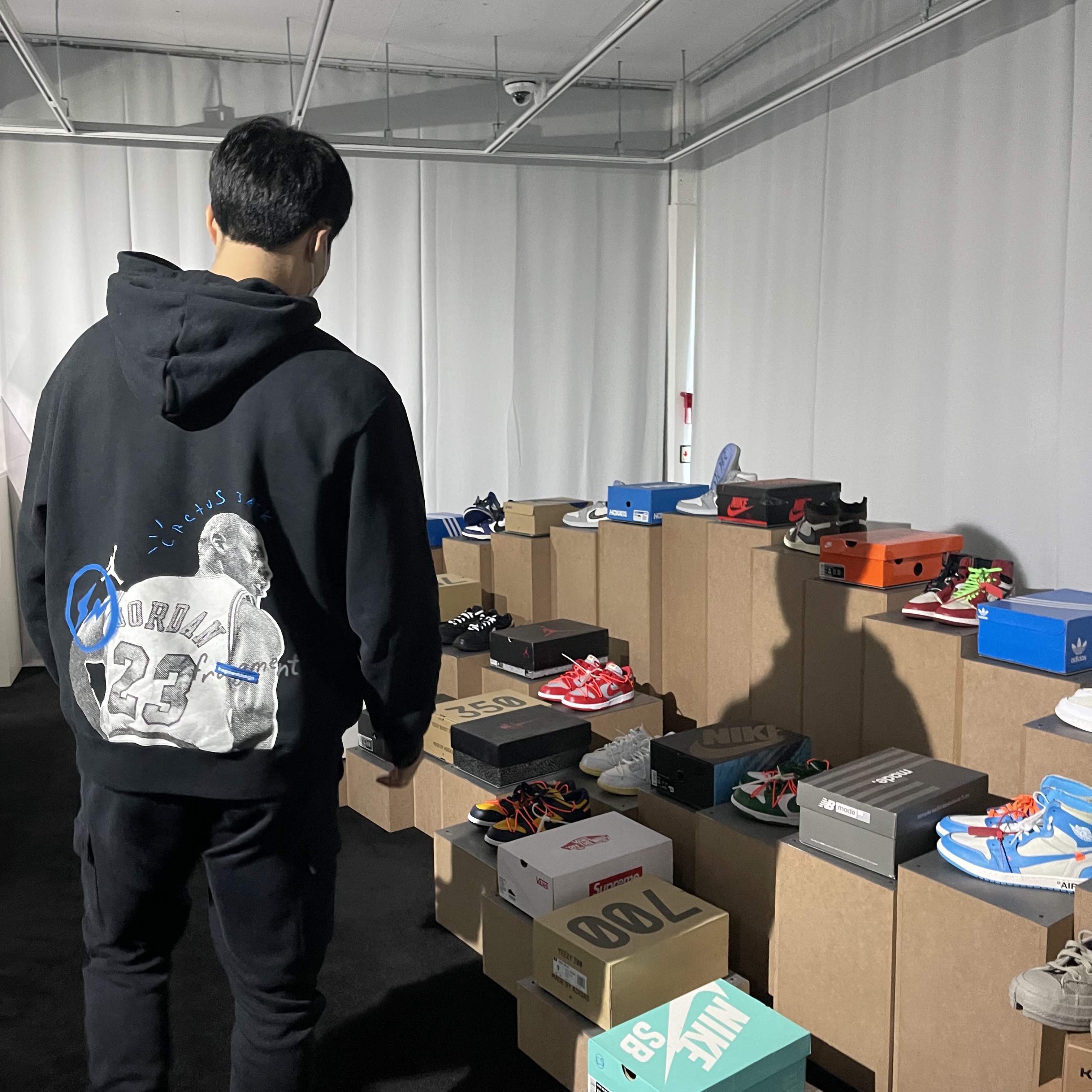 Jordan x Travis Scott x Fragment Hoodie Black (DJ0615-010) 착용 스타일