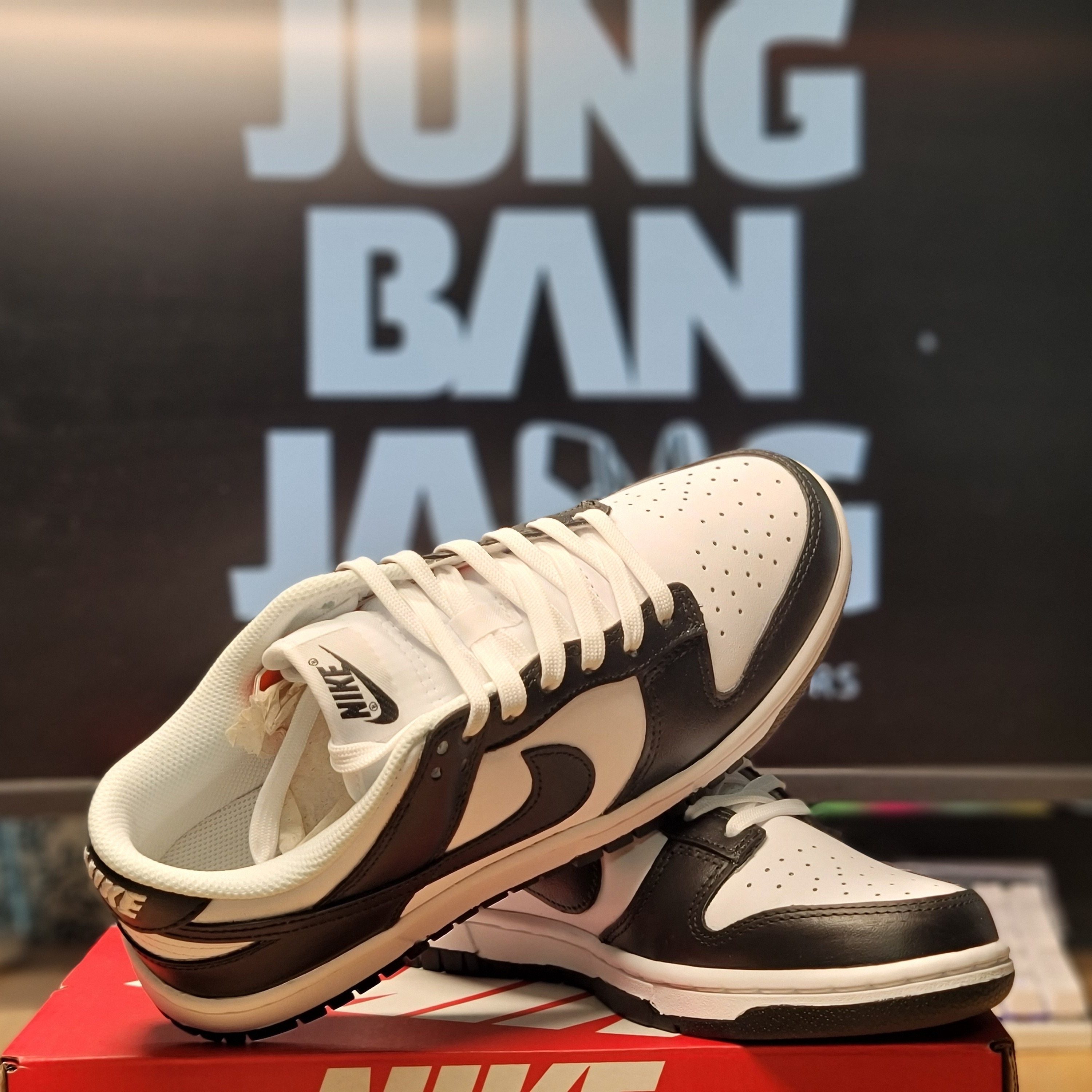 (W) Nike Dunk Low Triple White 착용 스타일 - 2
